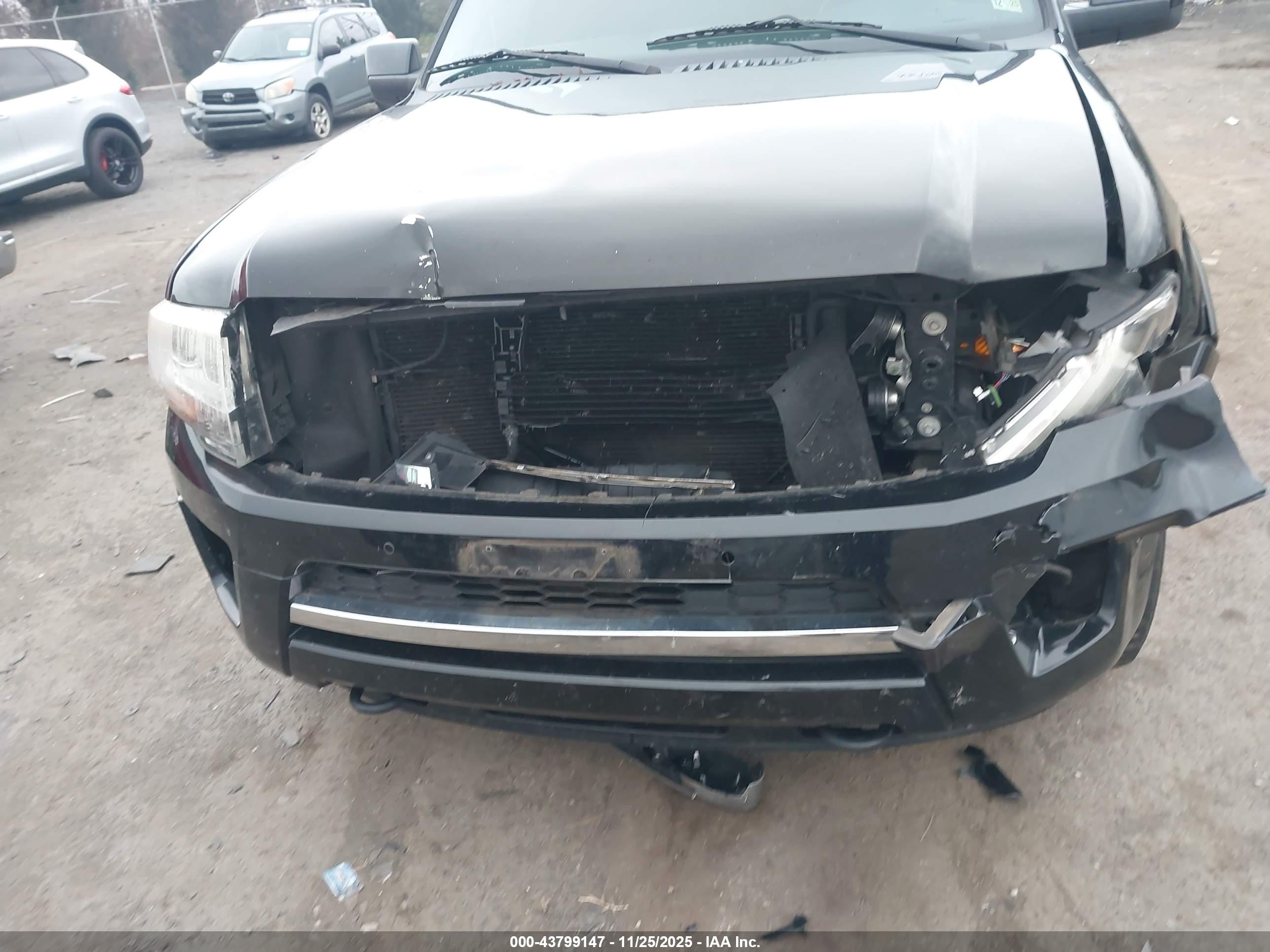 FORD EXPEDITION image 6