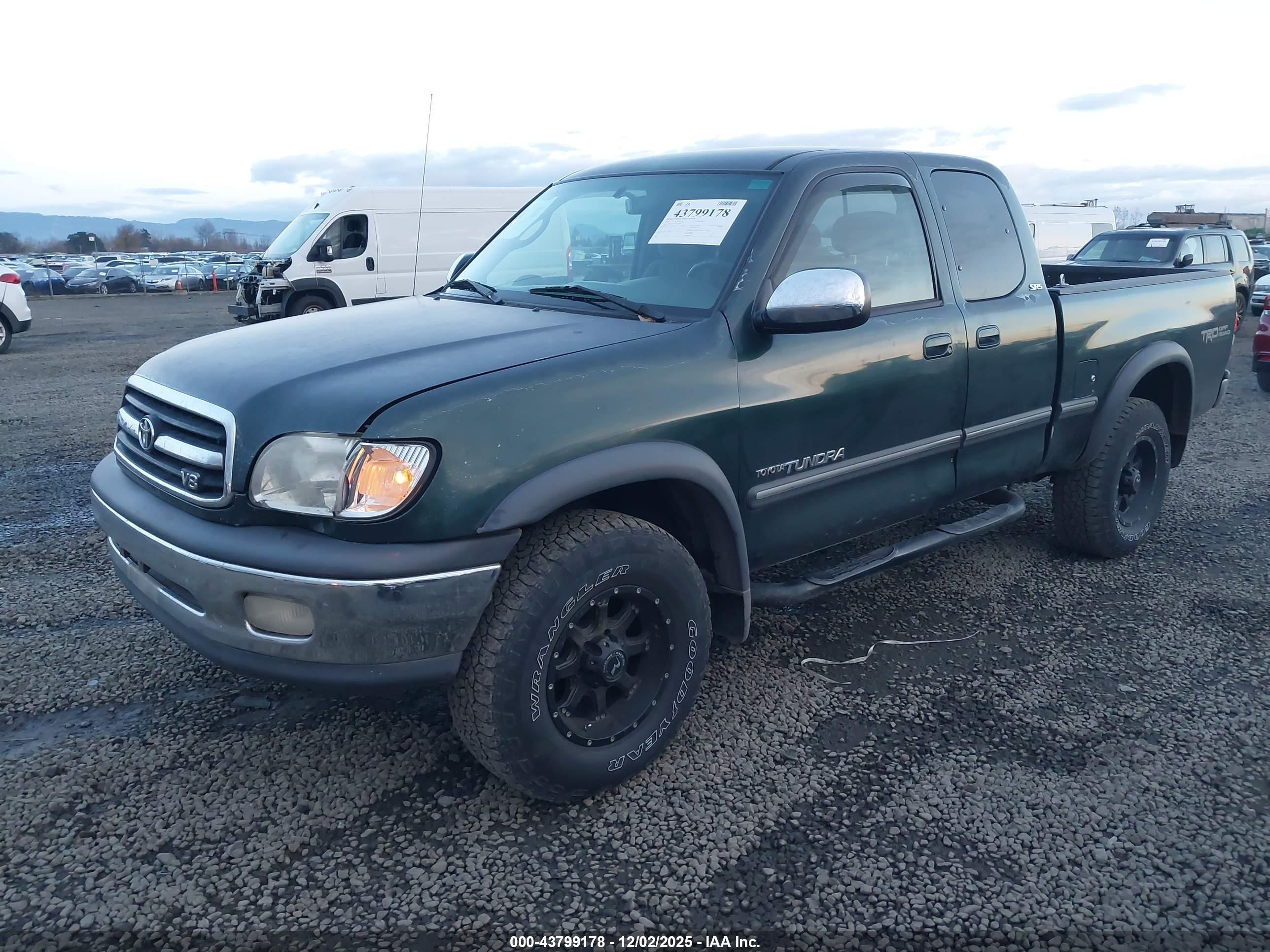 TOYOTA TUNDRA image 2