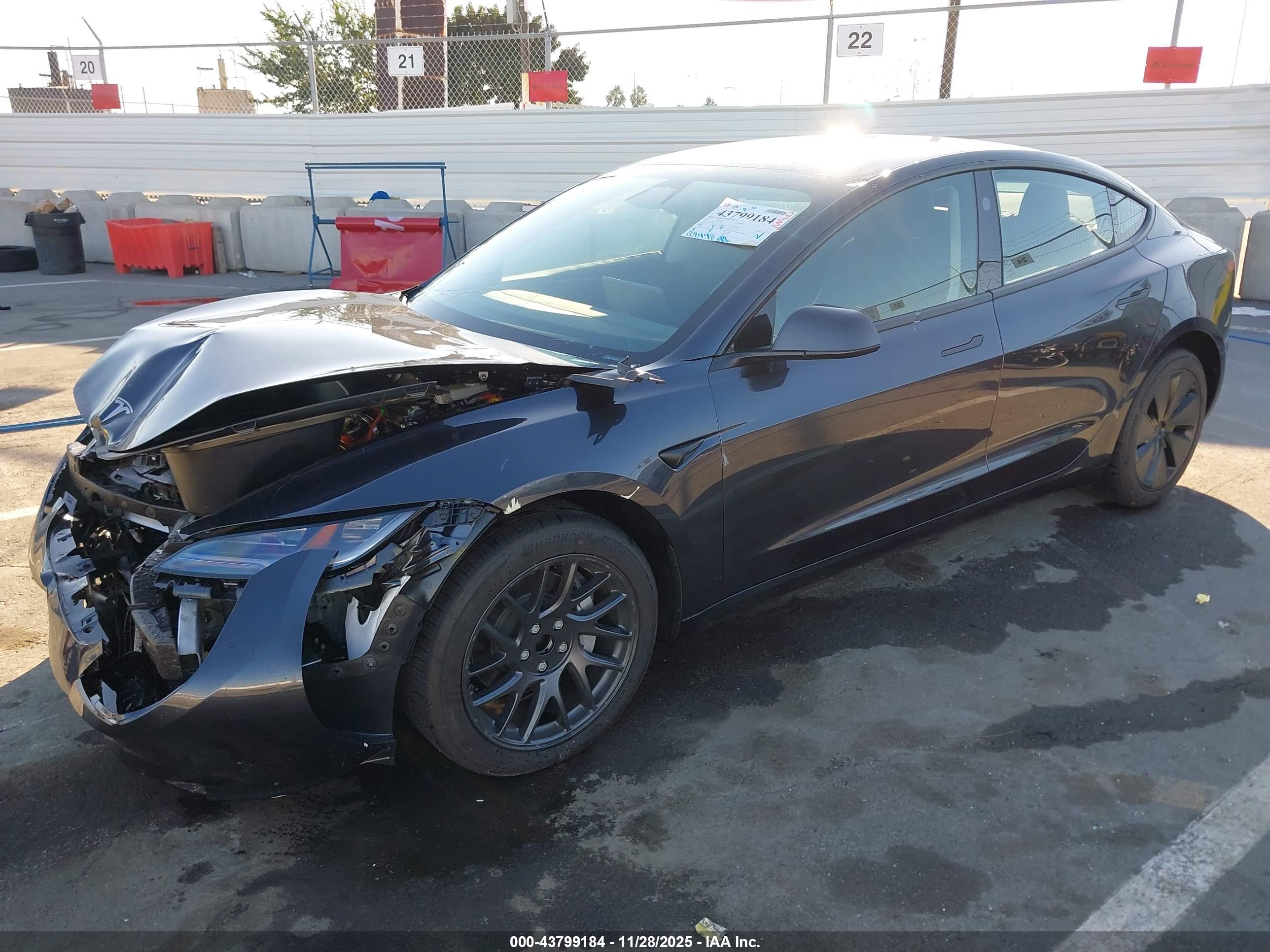 TESLA MODEL image 2