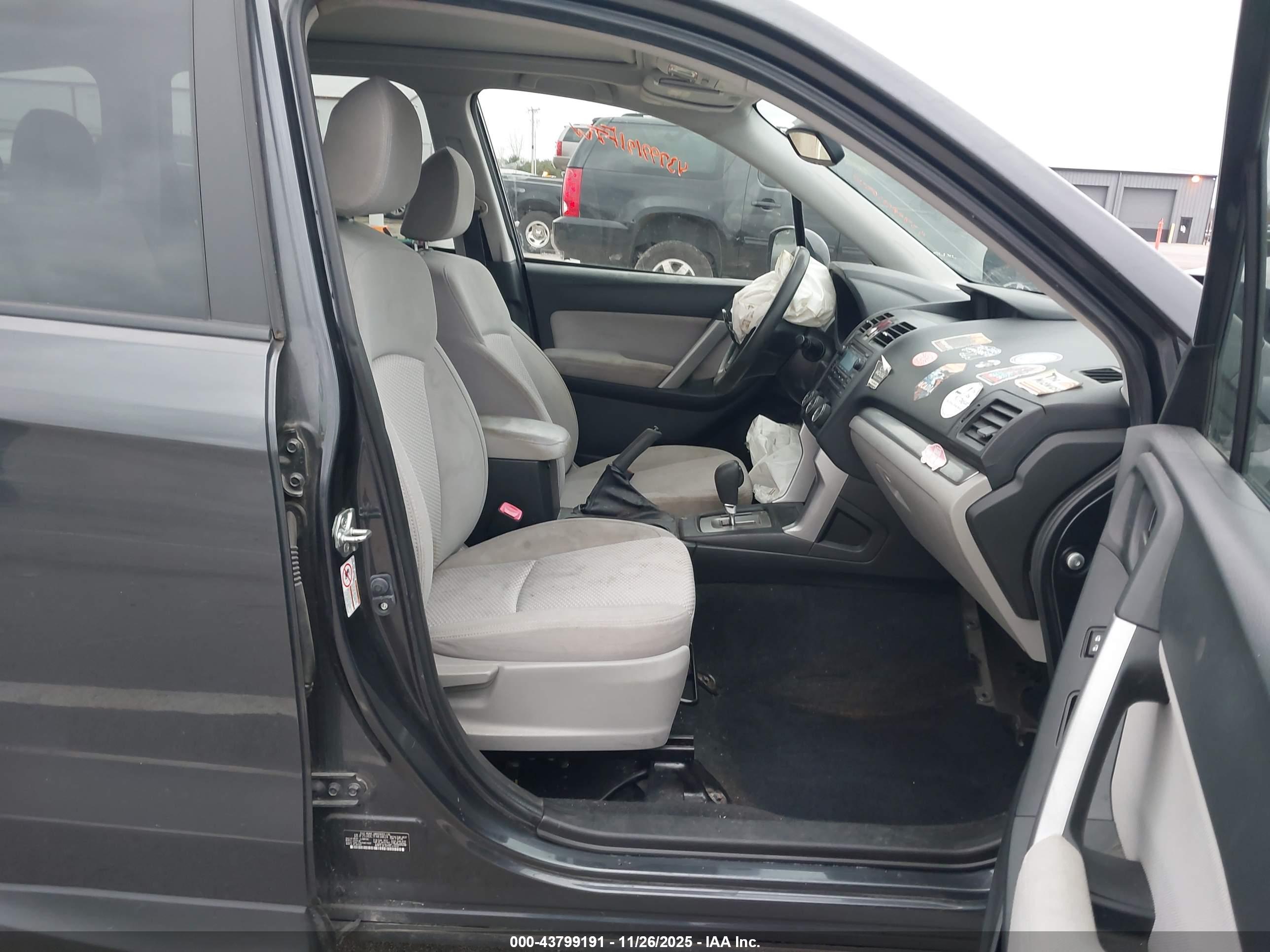 SUBARU FORESTER image 5