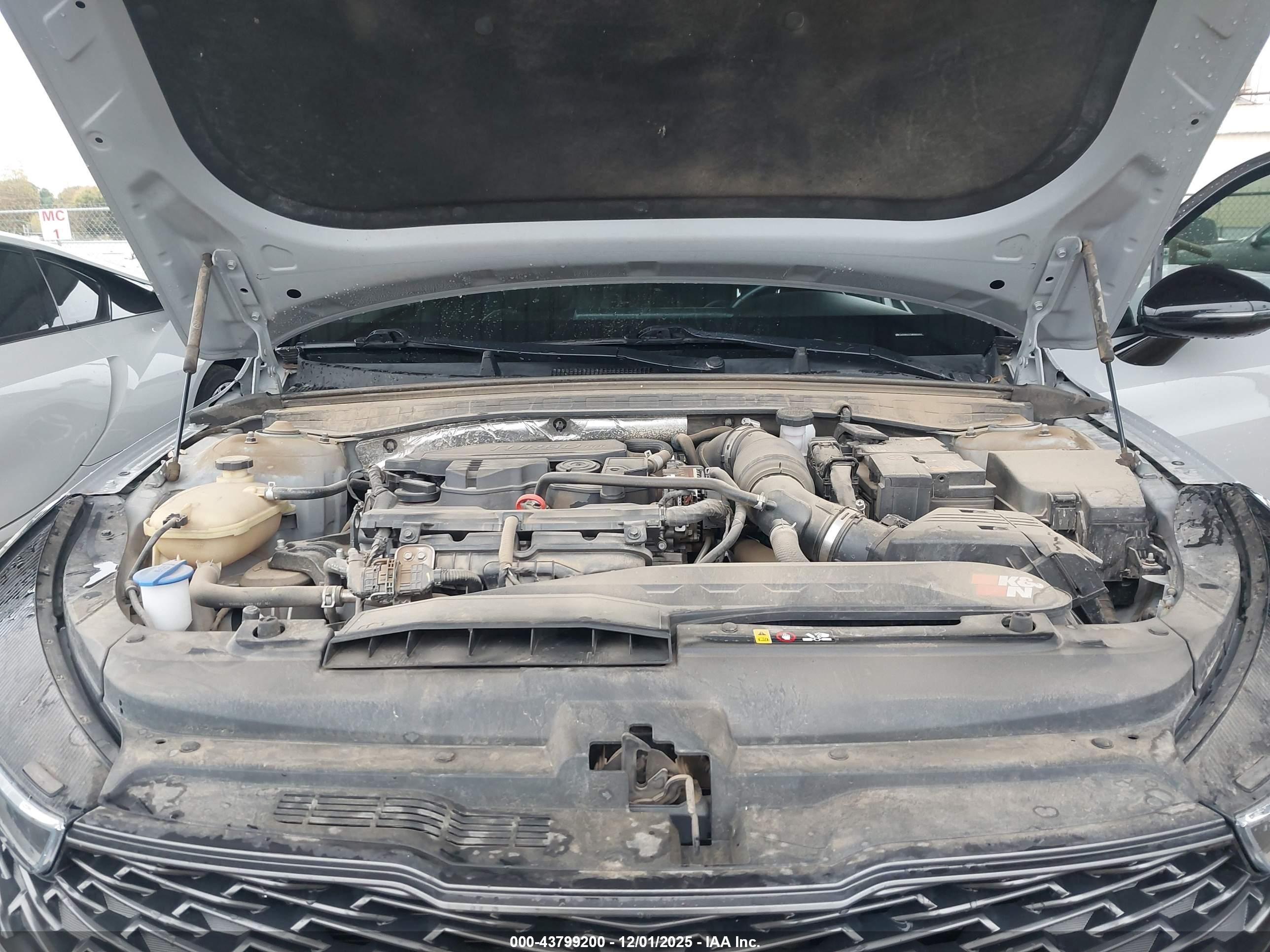 KIA K5 image 10