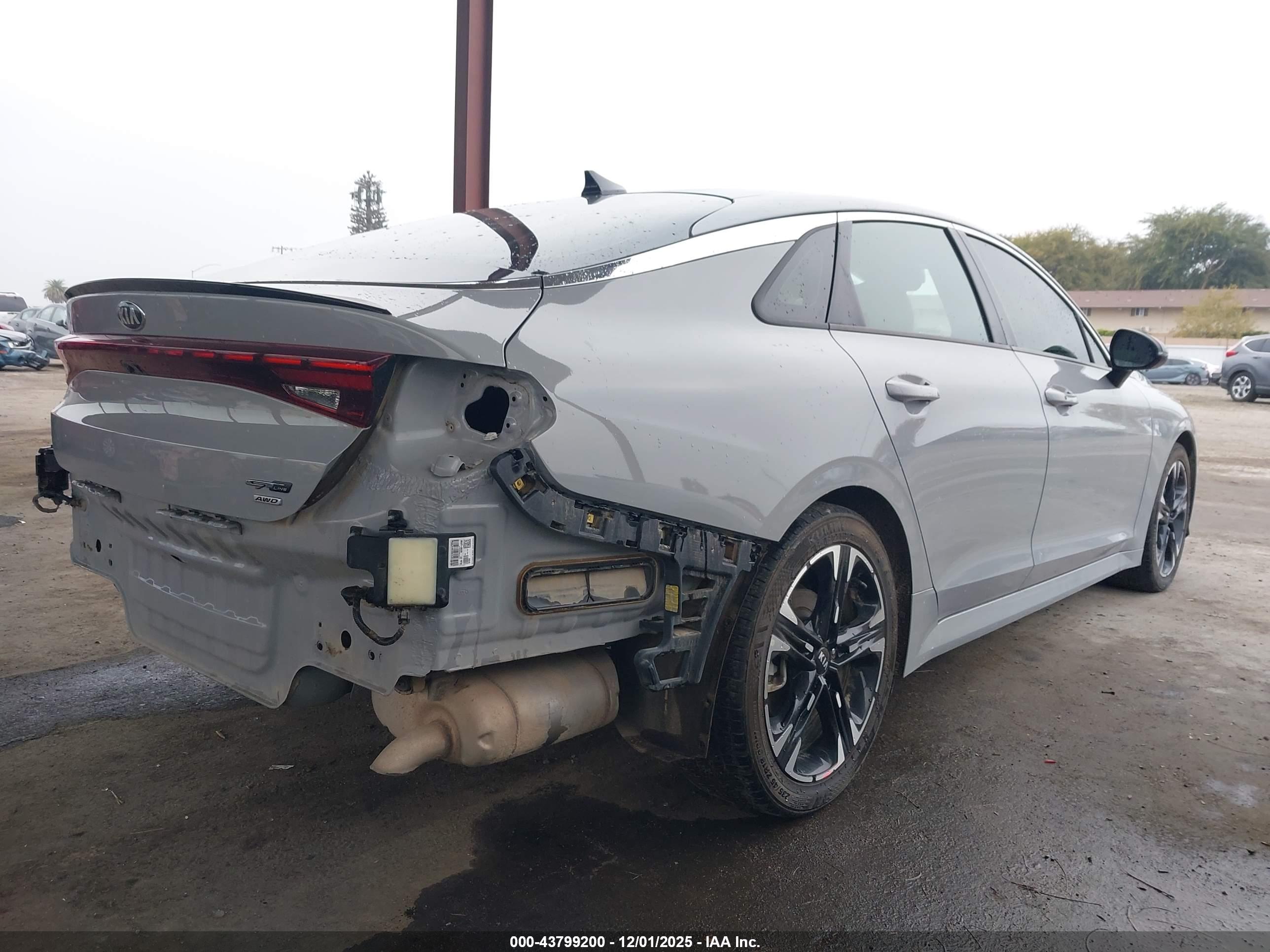 KIA K5 image 4