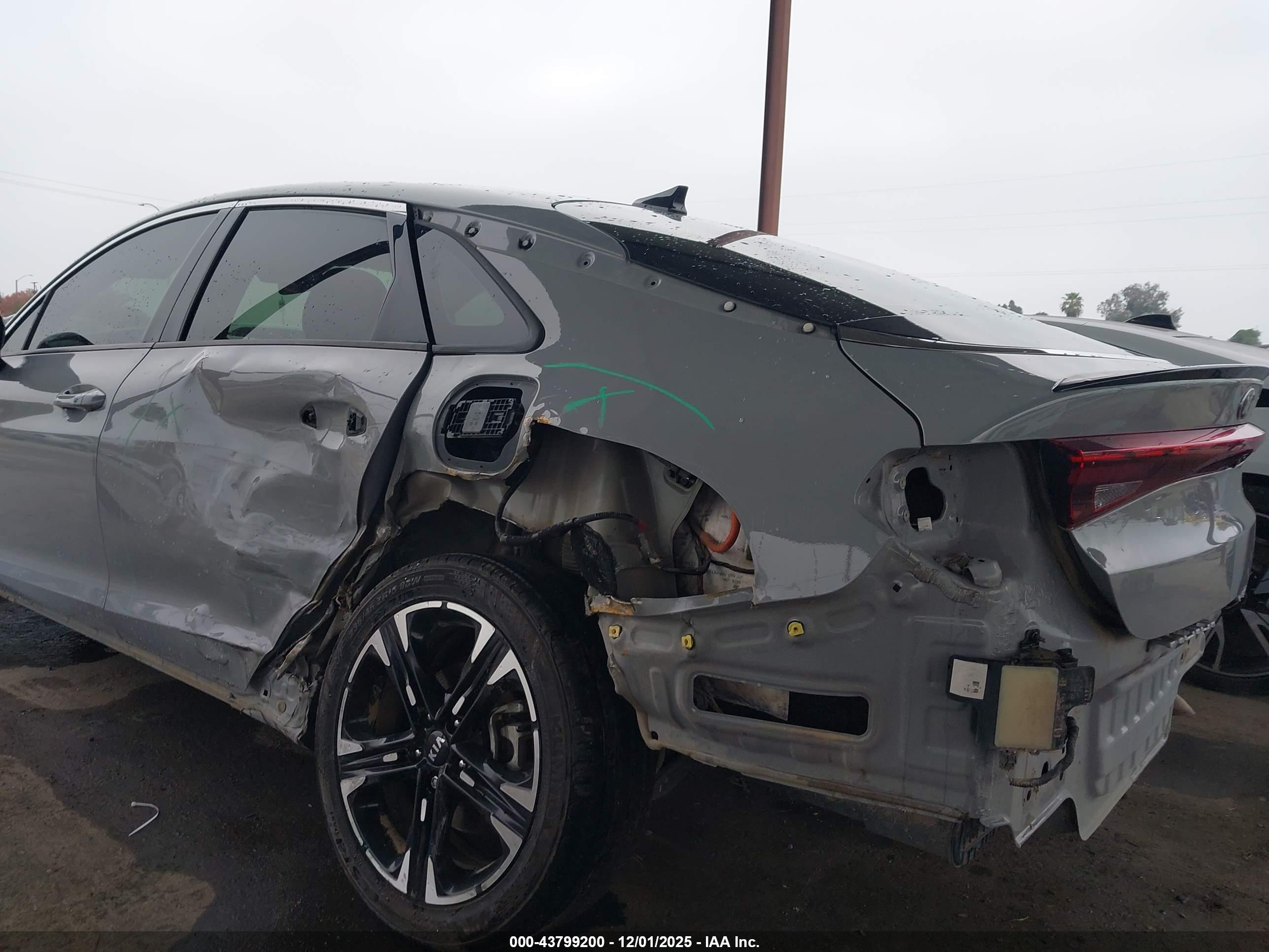 KIA K5 image 6
