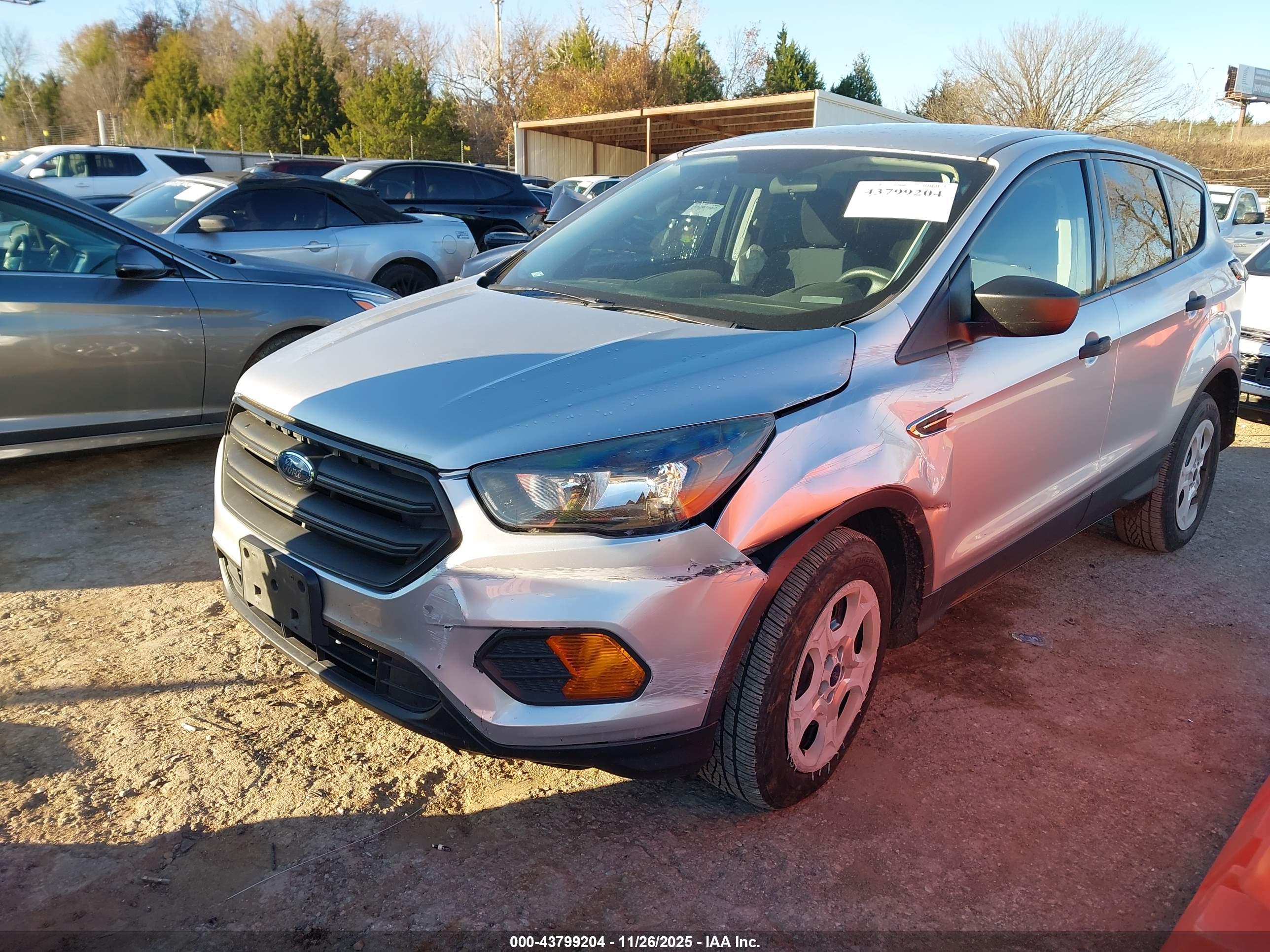 FORD ESCAPE image 2