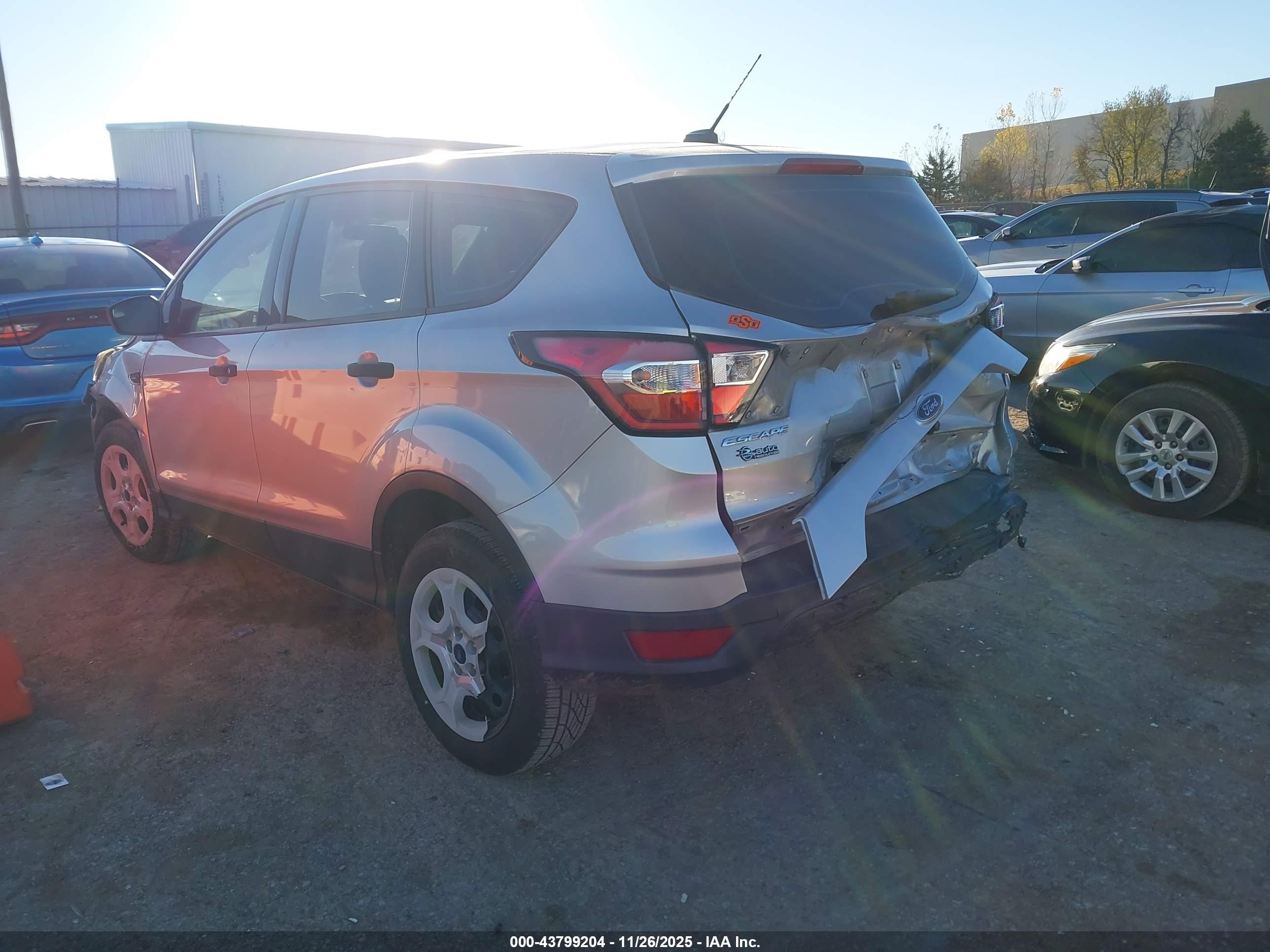 FORD ESCAPE image 3