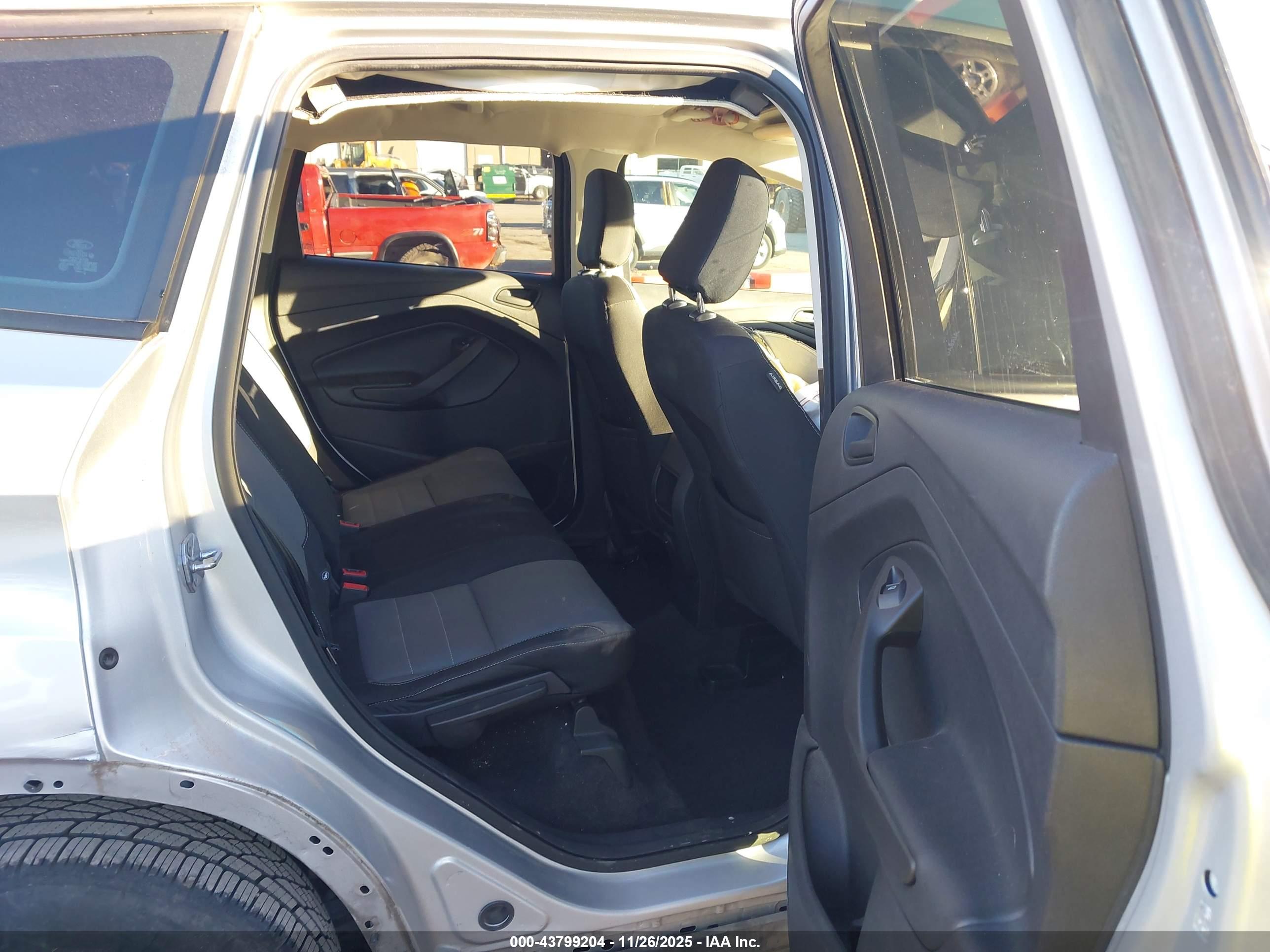 FORD ESCAPE image 8