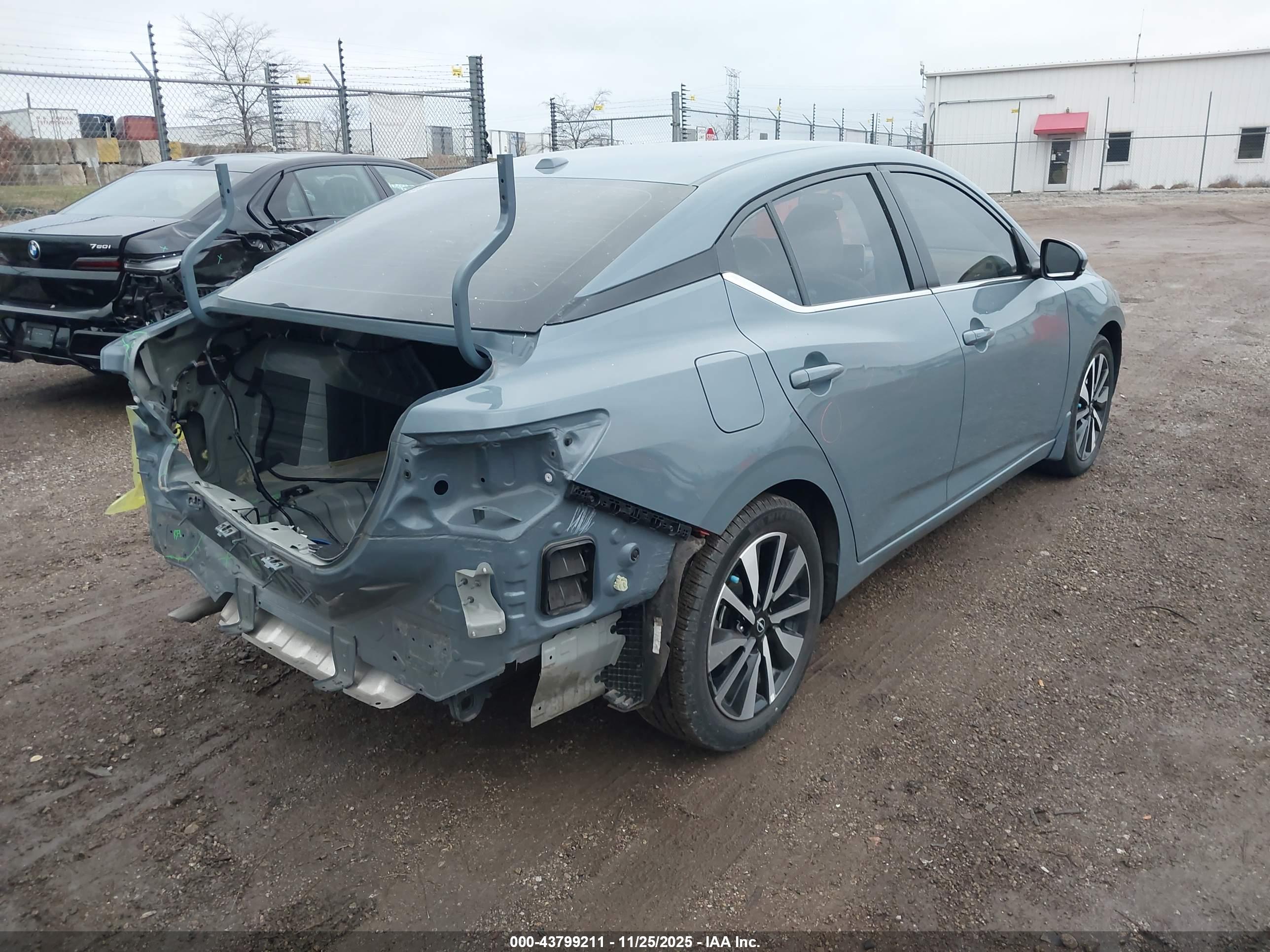 NISSAN SENTRA image 4