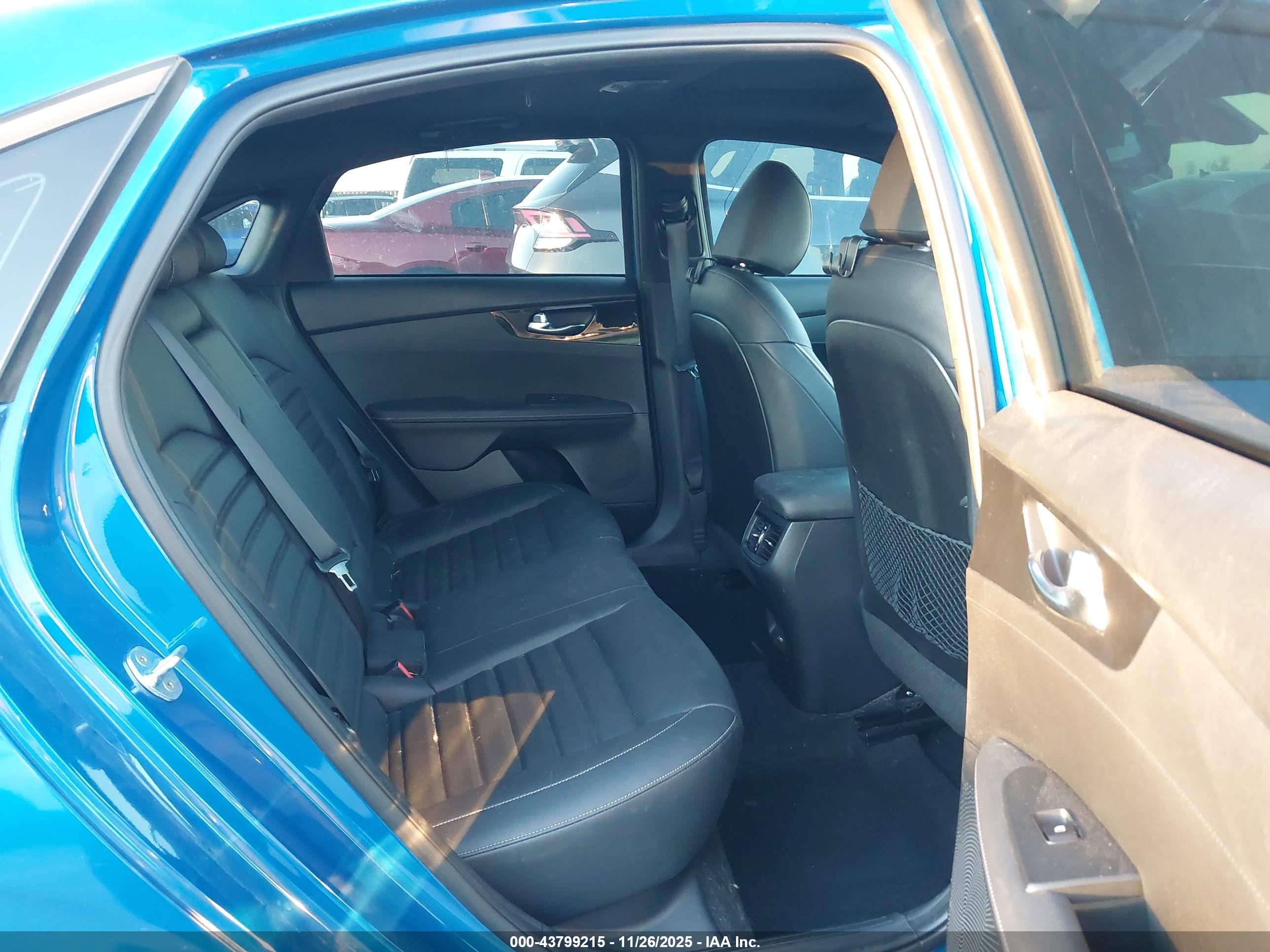 KIA FORTE image 8