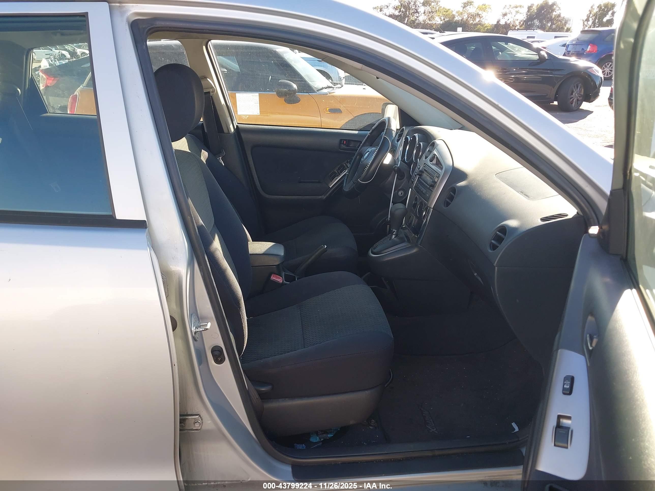 TOYOTA MATRIX image 5