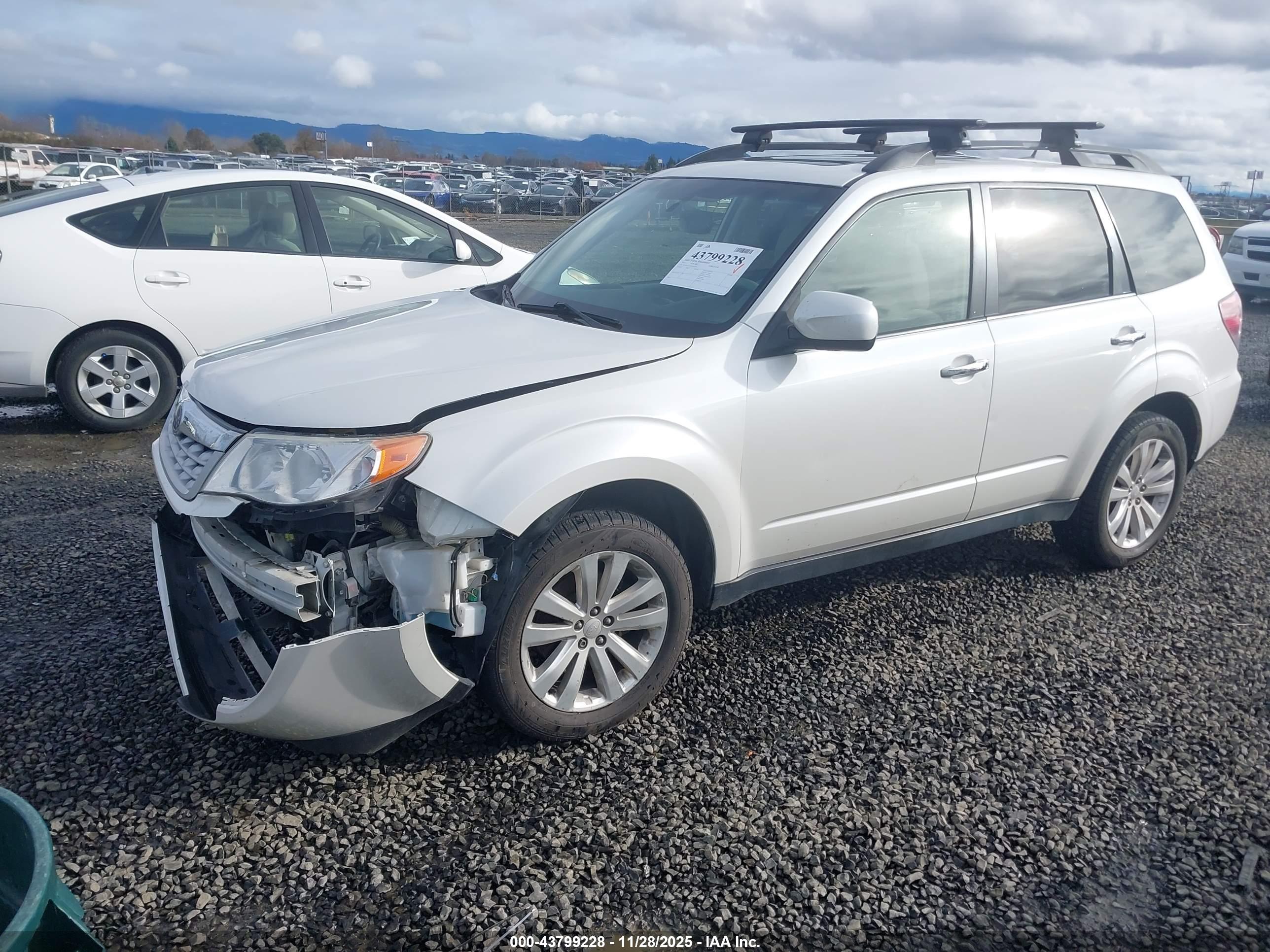 SUBARU FORESTER image 2