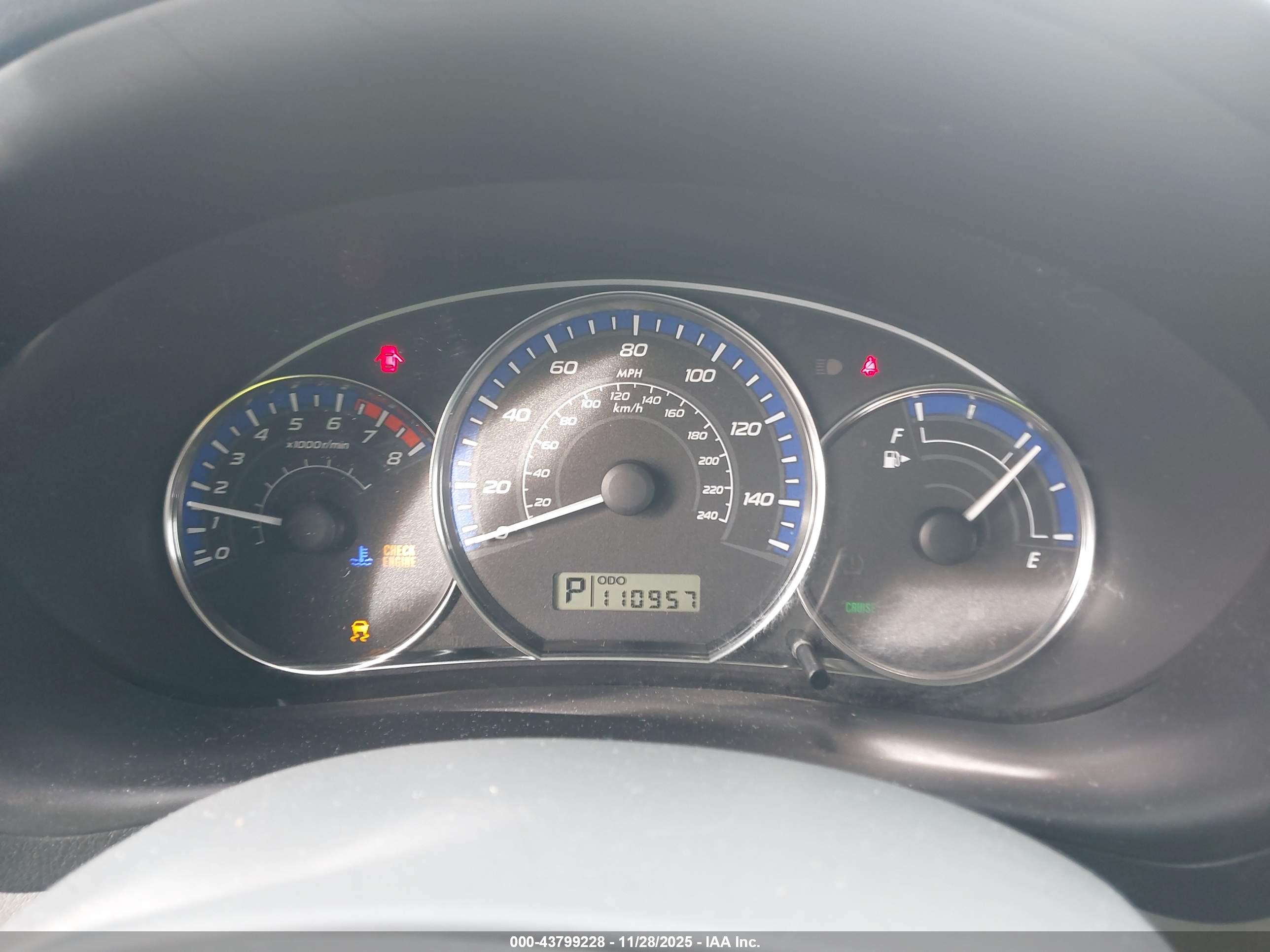 SUBARU FORESTER image 7