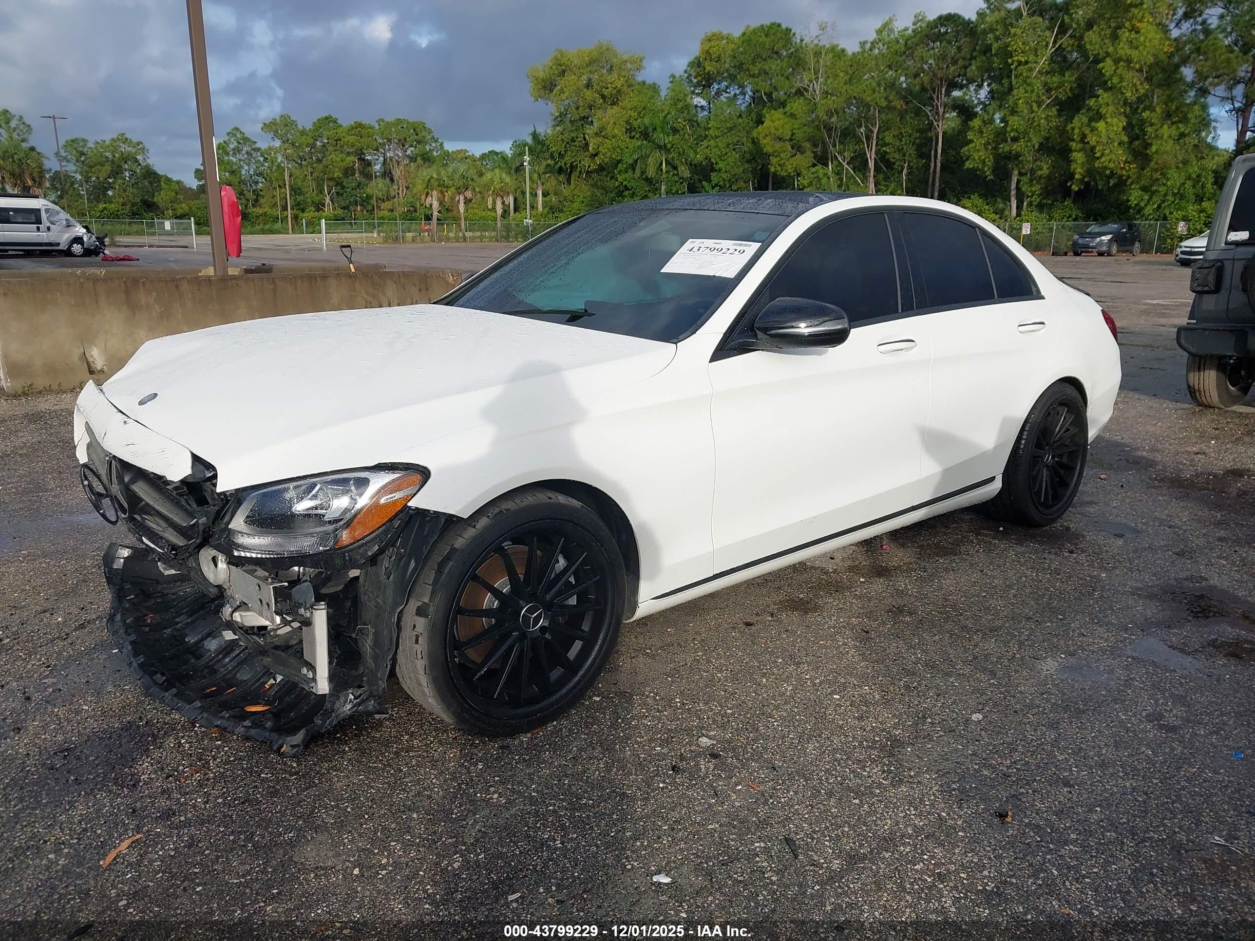 MERCEDES-BENZ C image 2