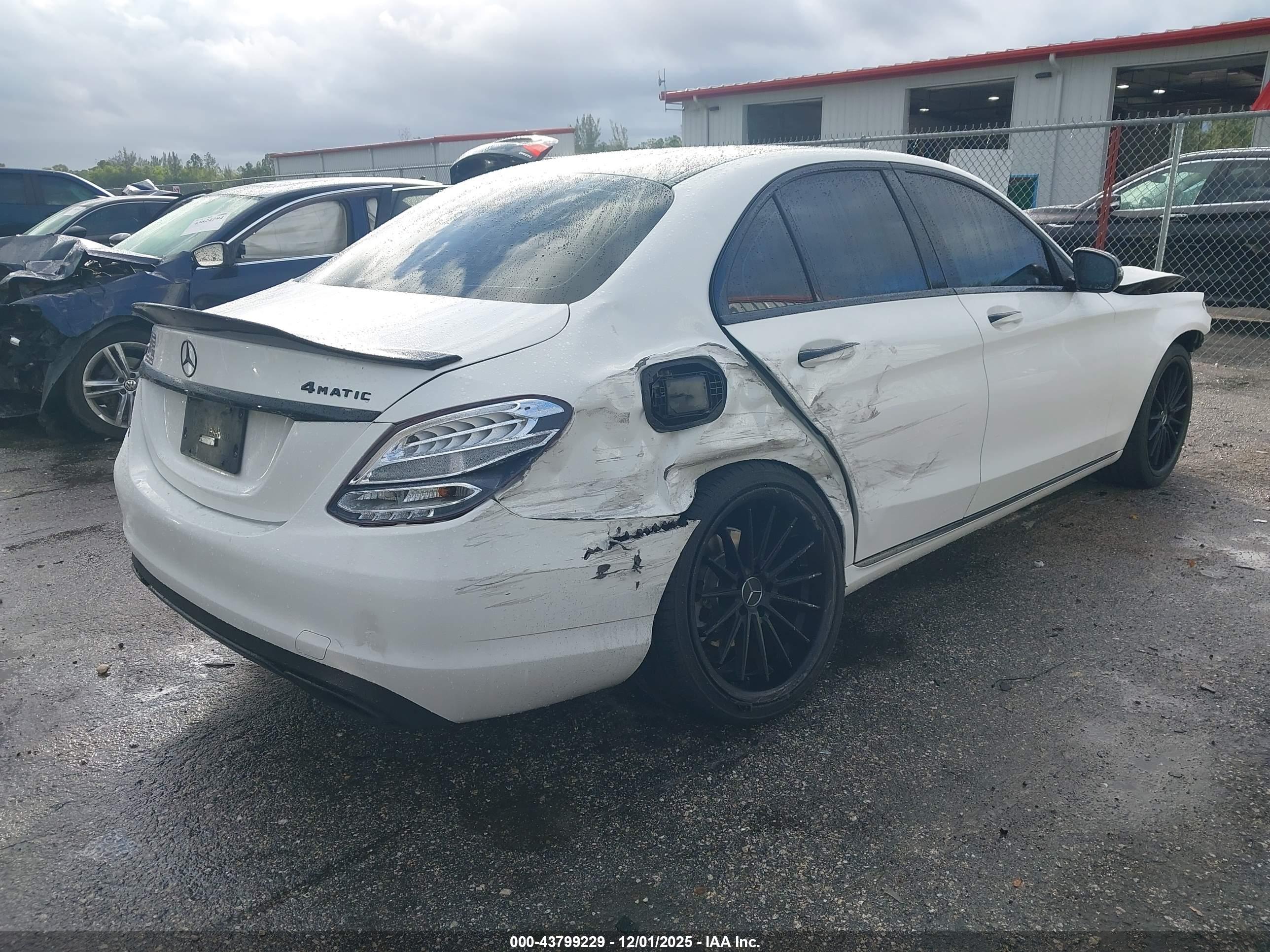 MERCEDES-BENZ C image 4