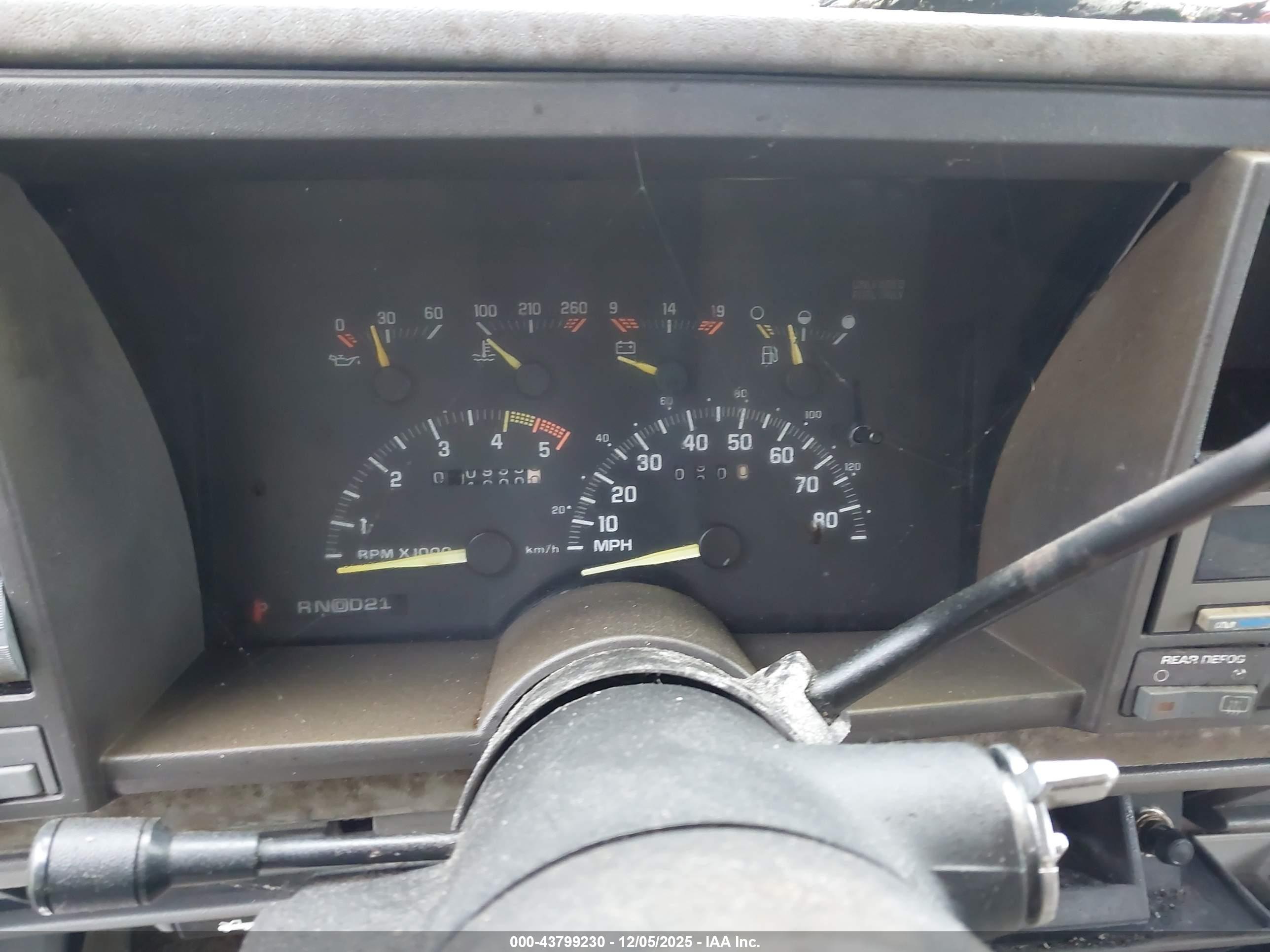 CHEVROLET BLAZER image 7