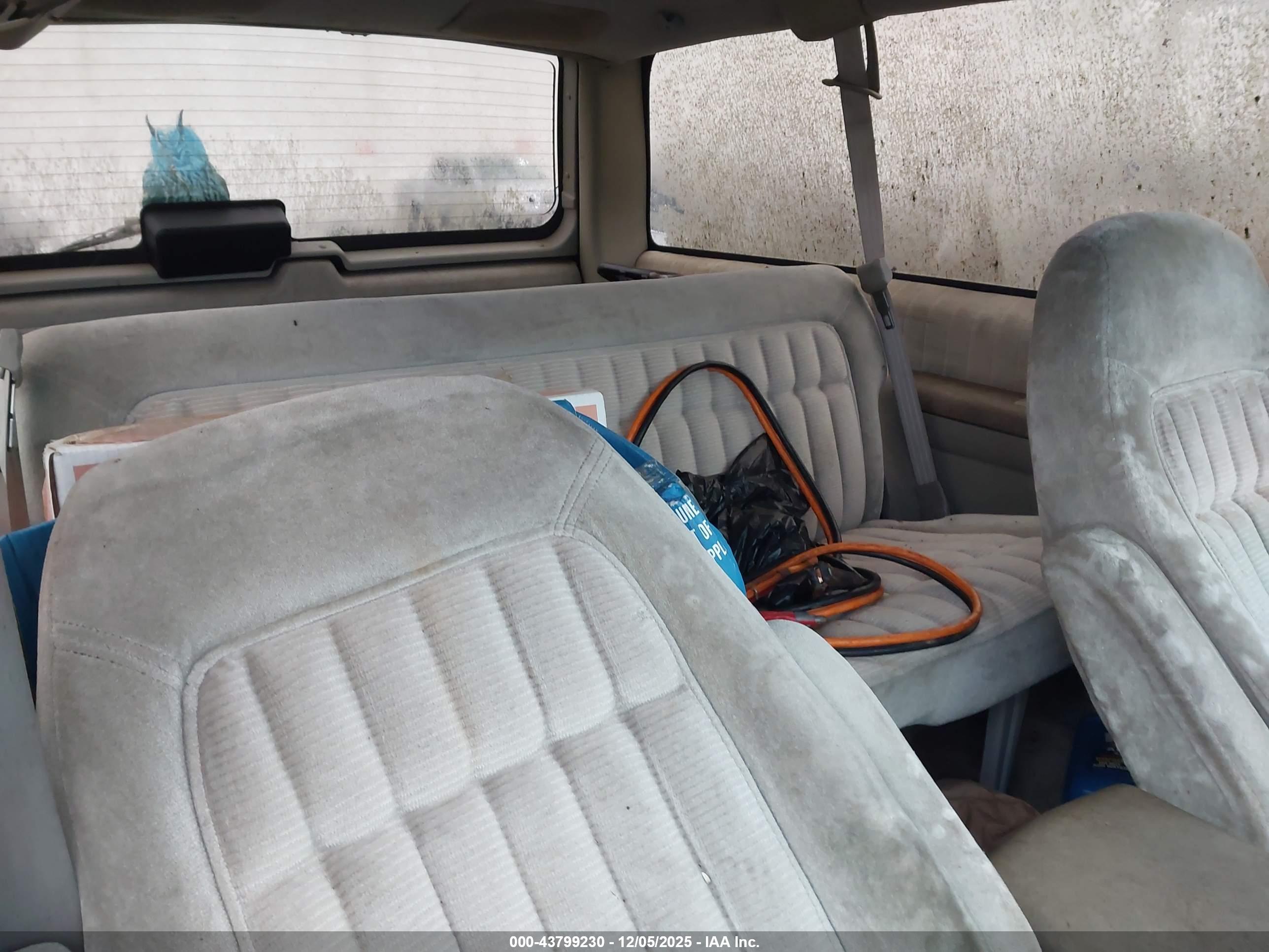 CHEVROLET BLAZER image 8