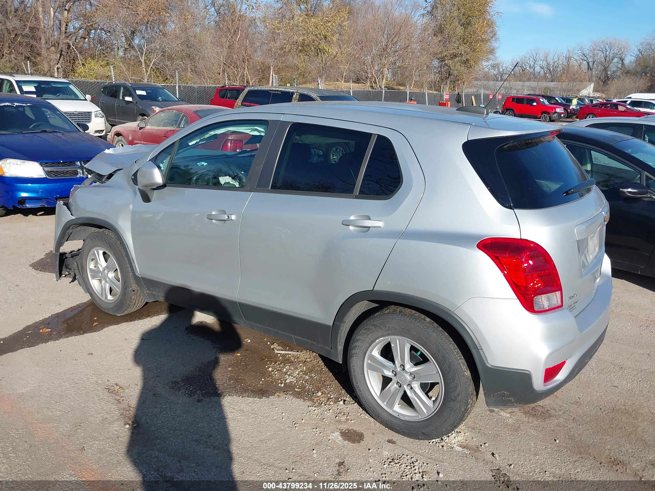 CHEVROLET TRAX image 3
