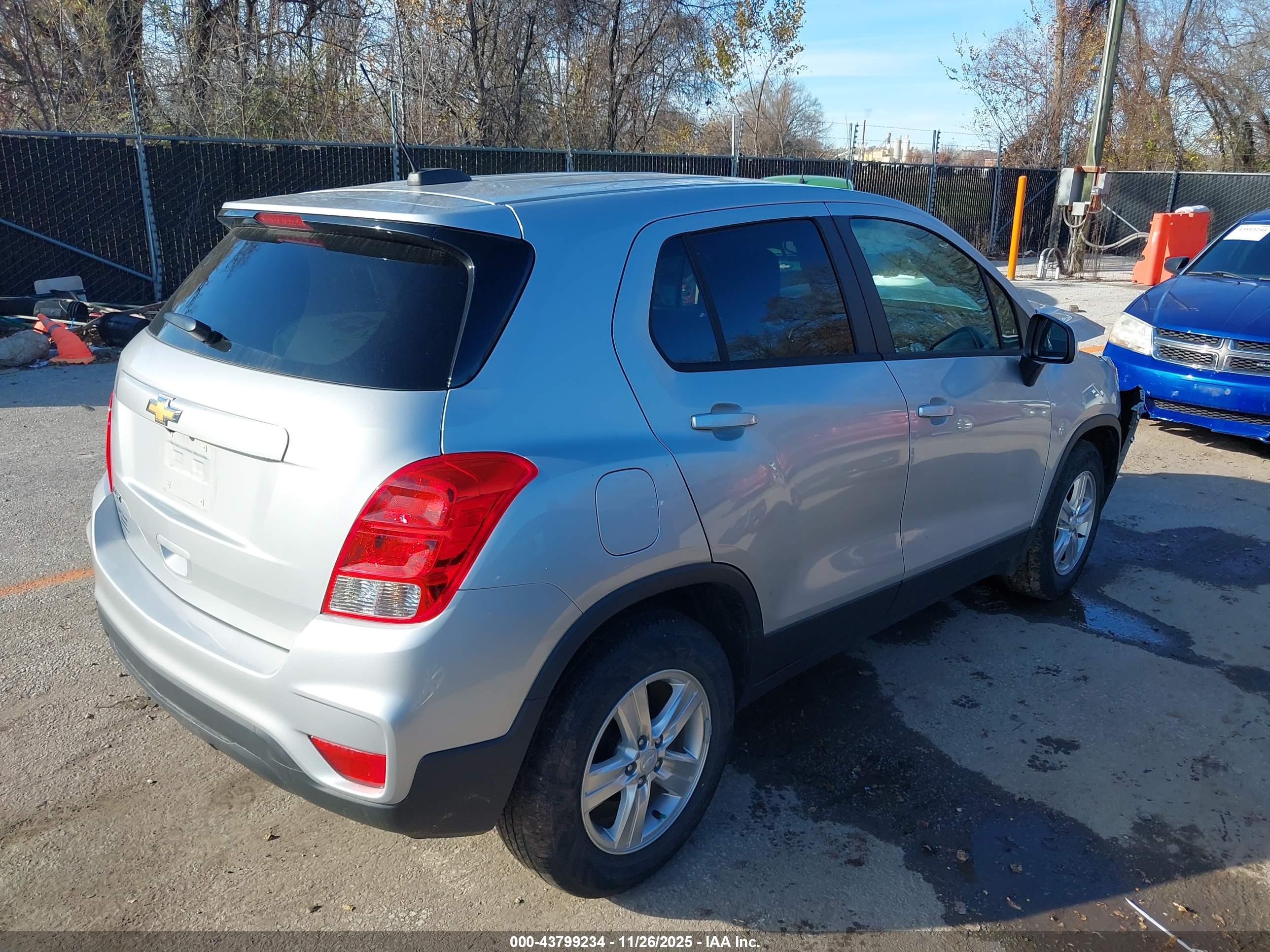 CHEVROLET TRAX image 4