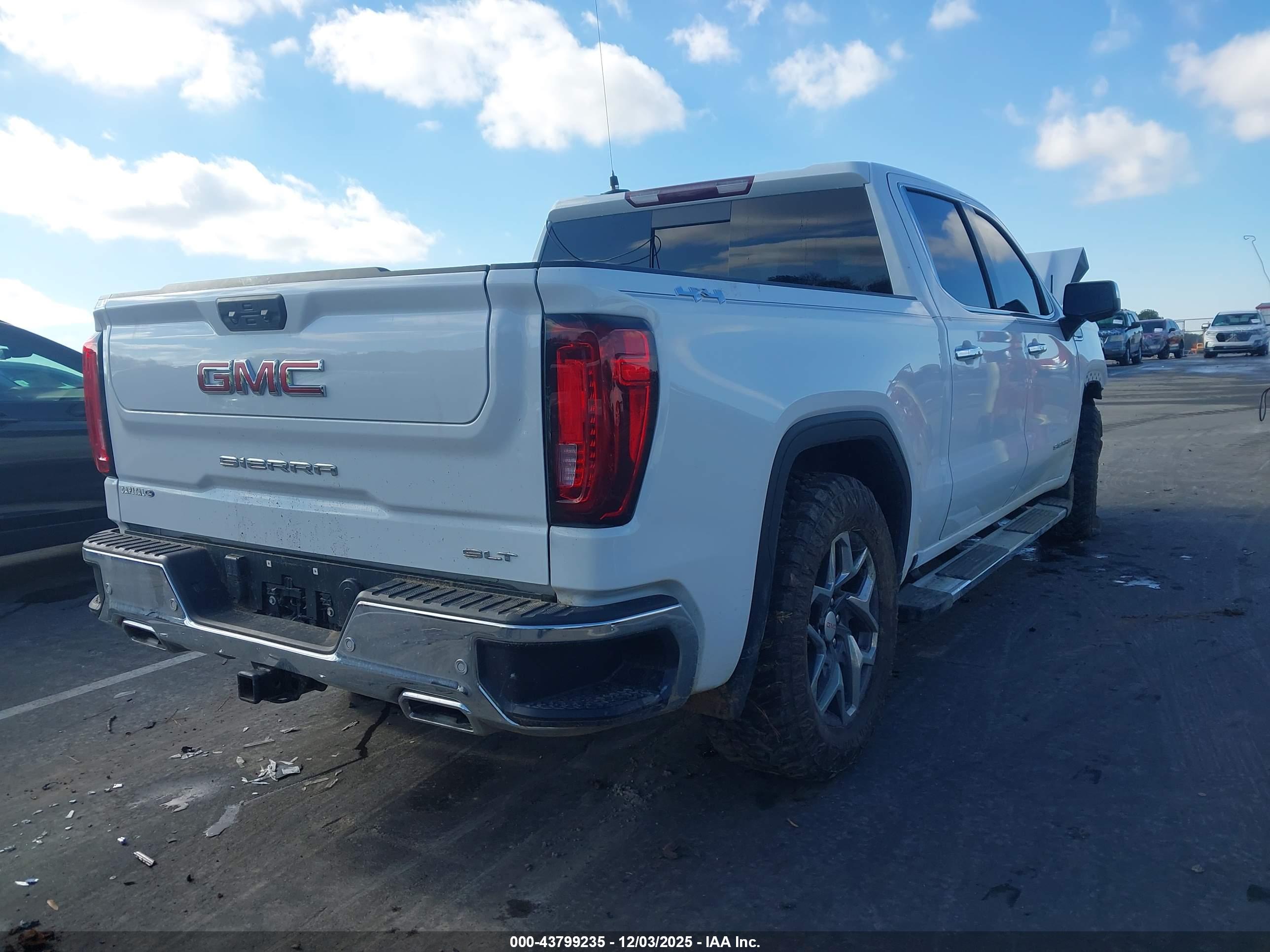 GMC SIERRA image 4
