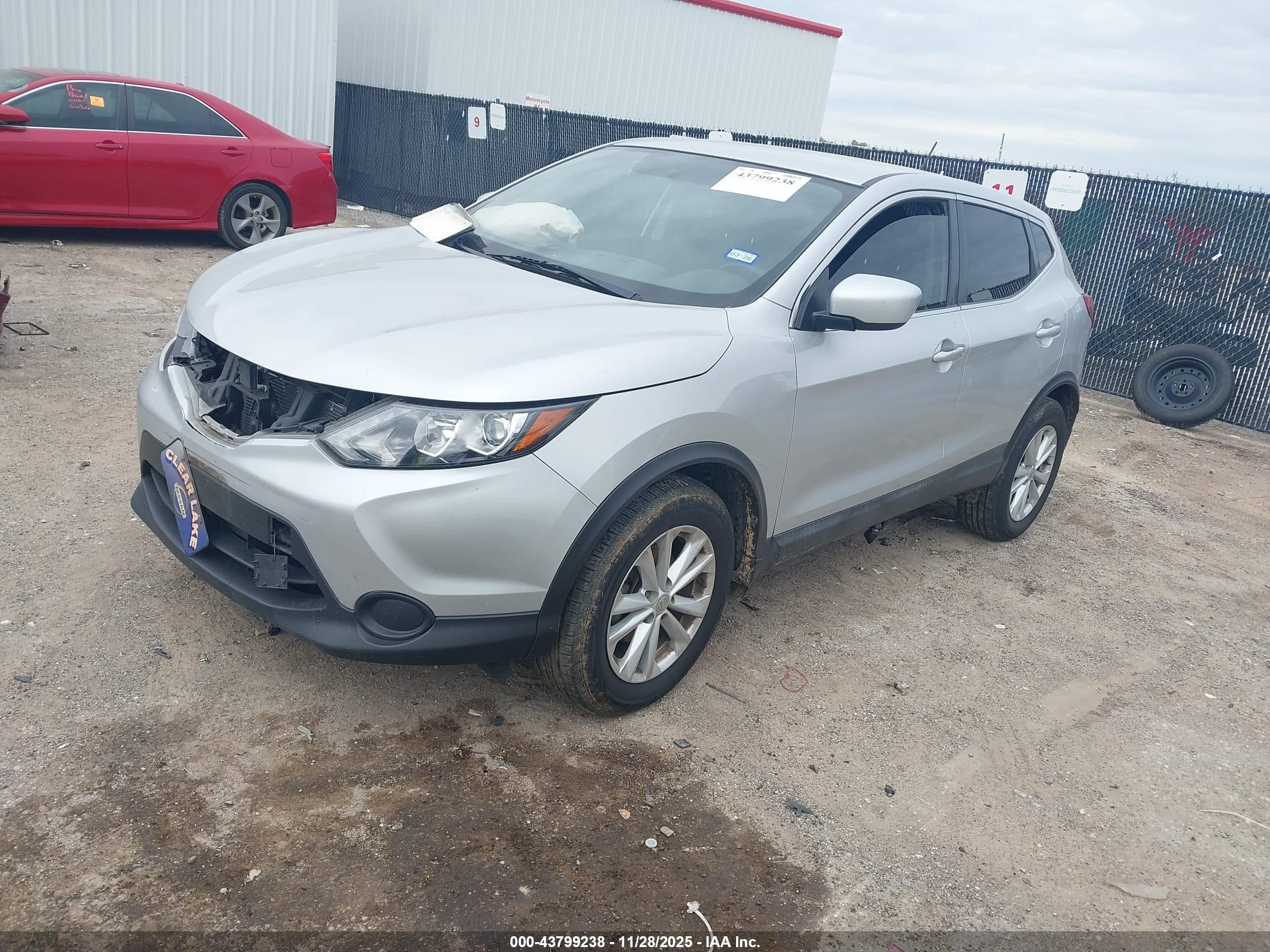 NISSAN ROGUE image 2