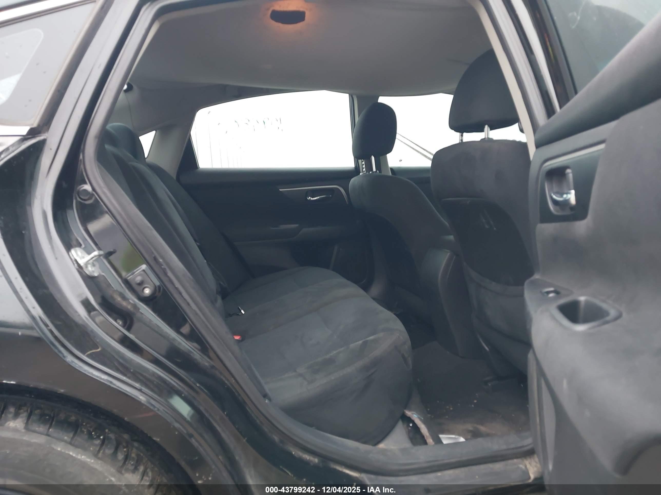 NISSAN ALTIMA image 8