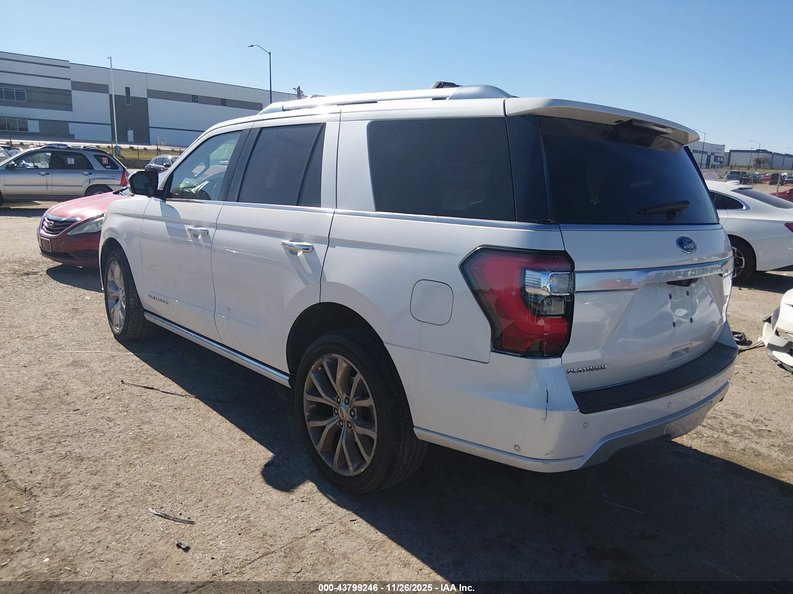 FORD EXPEDITION image 3
