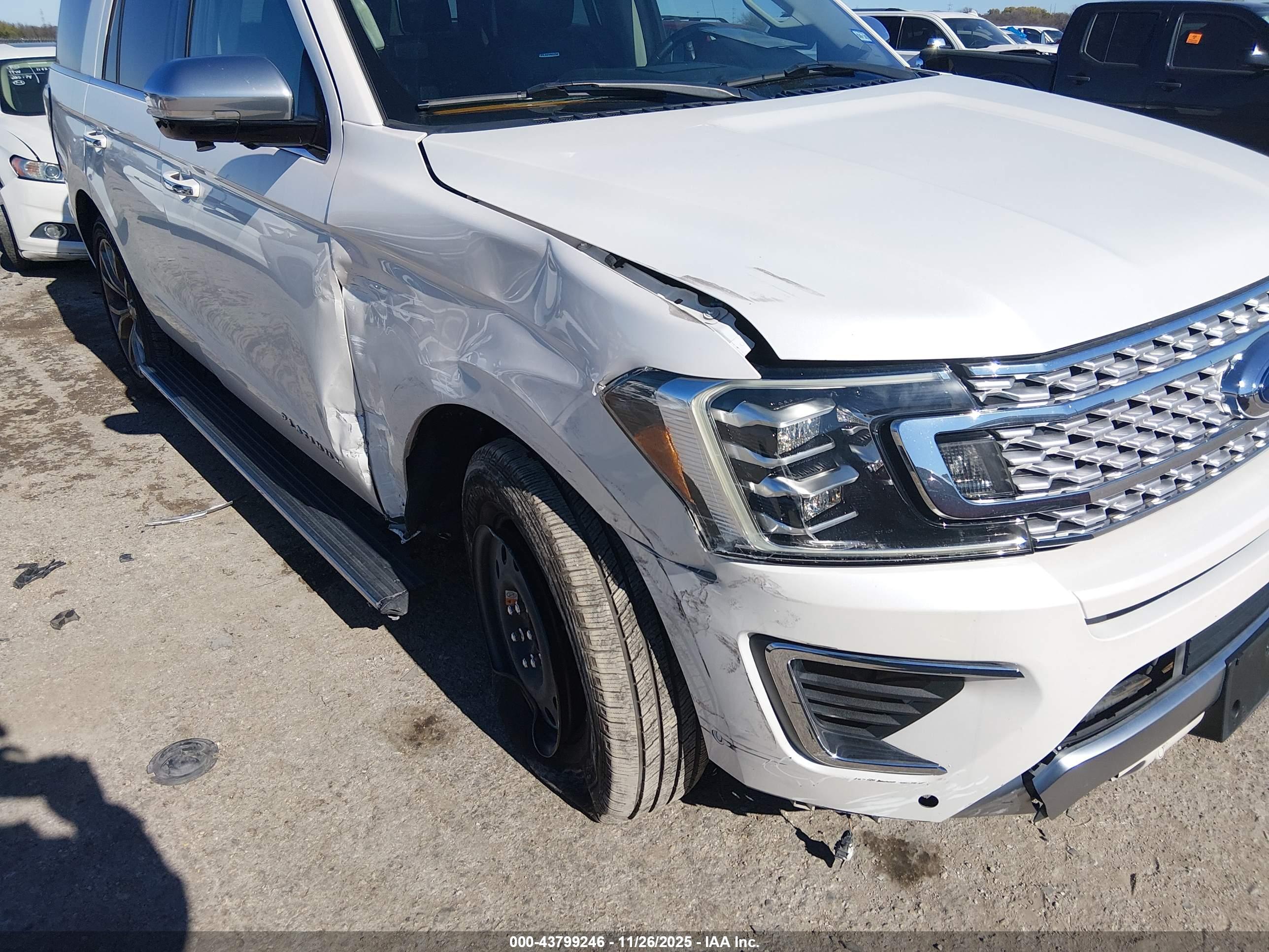 FORD EXPEDITION image 6