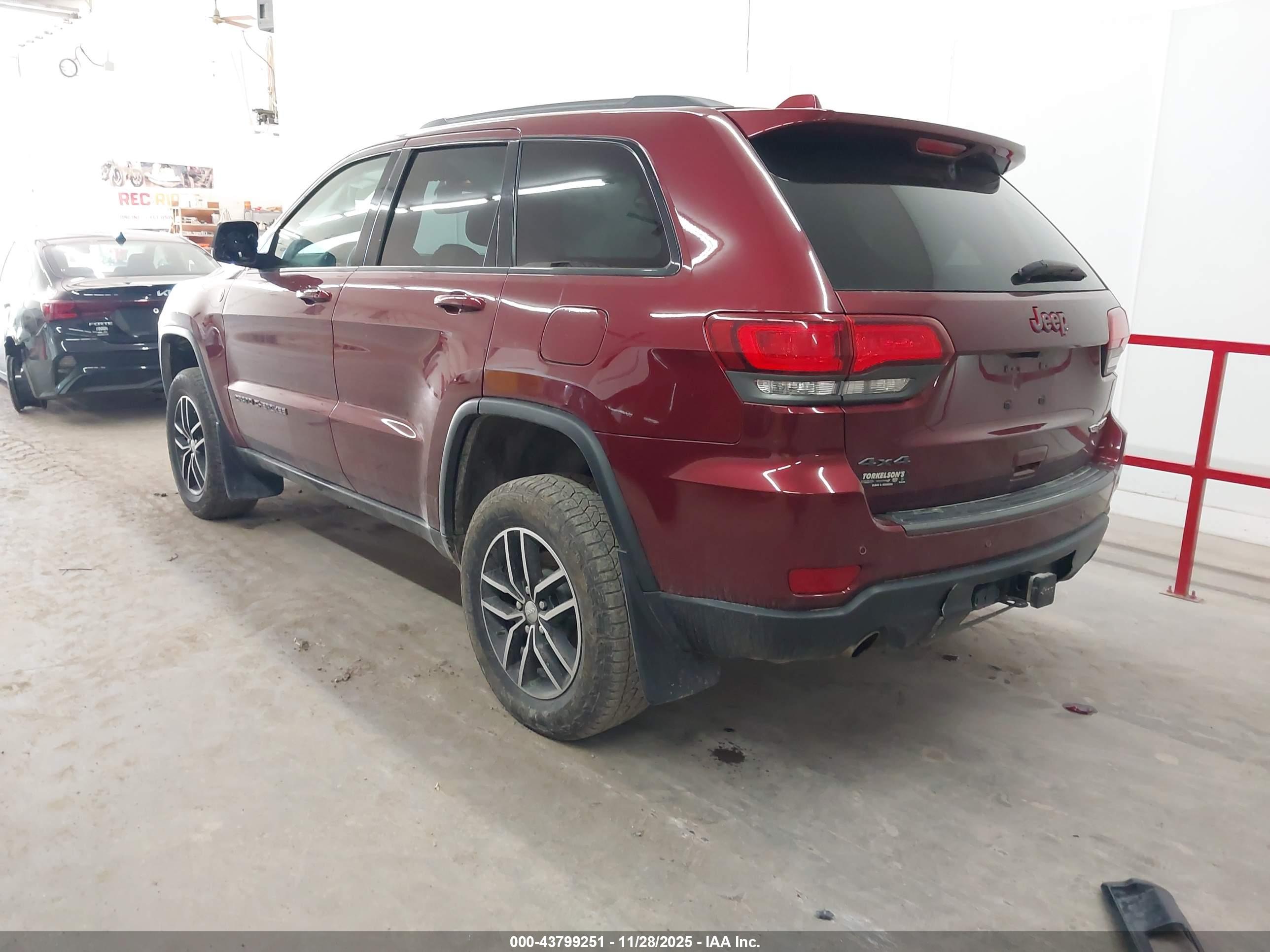 JEEP GRAND image 3
