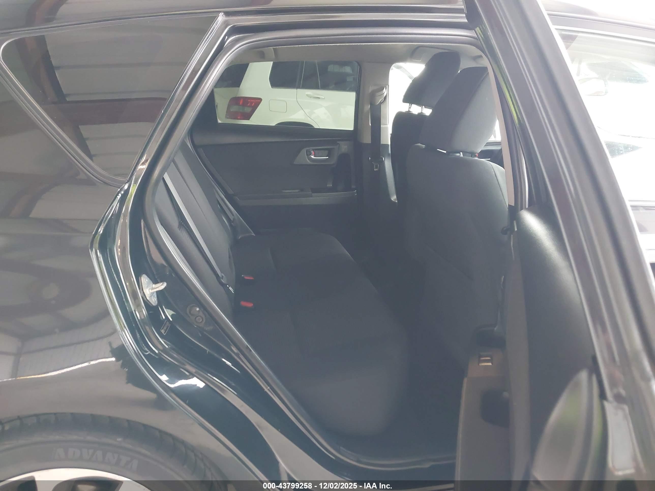 TOYOTA COROLLA image 8