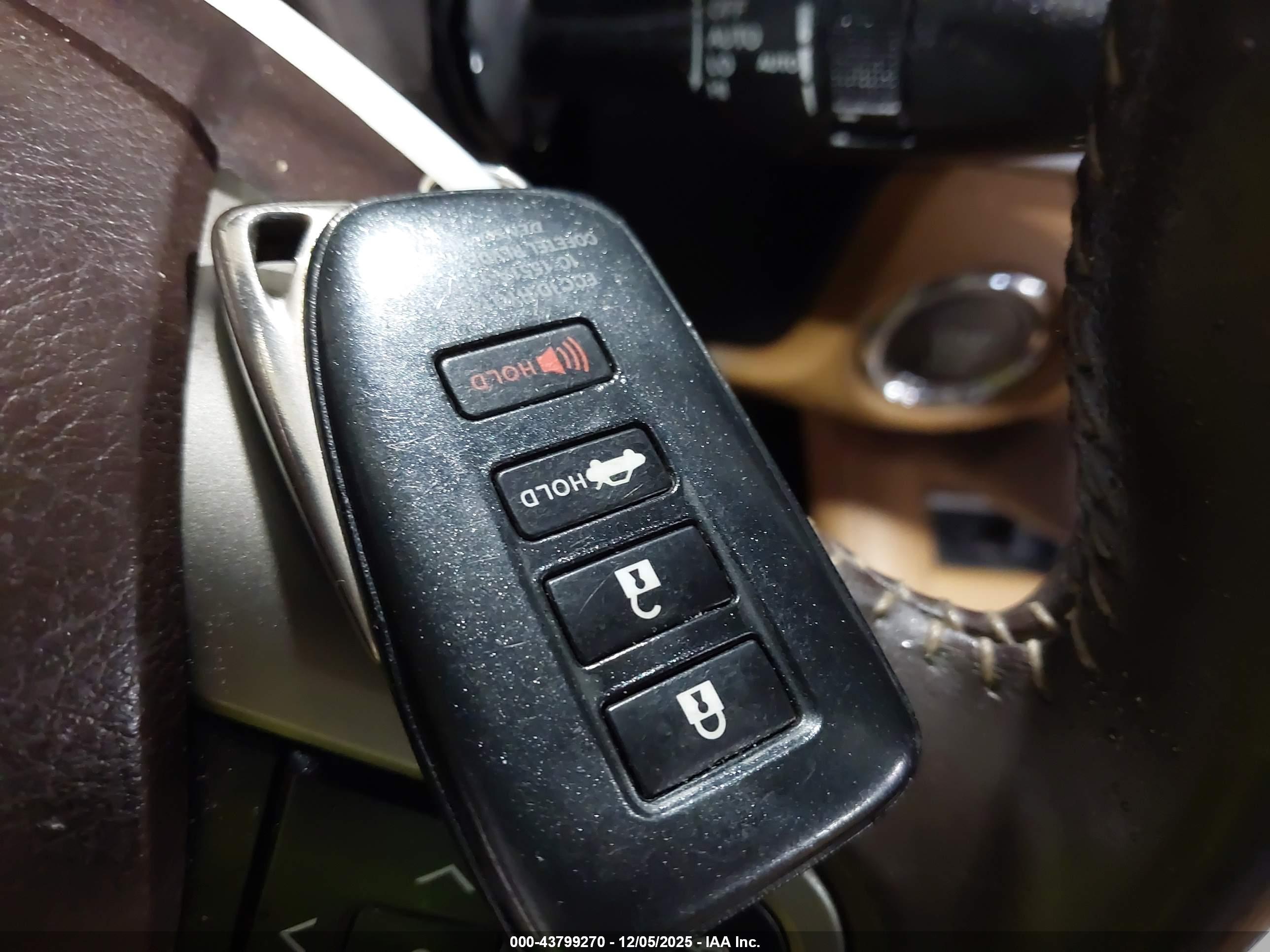 LEXUS ES image 11