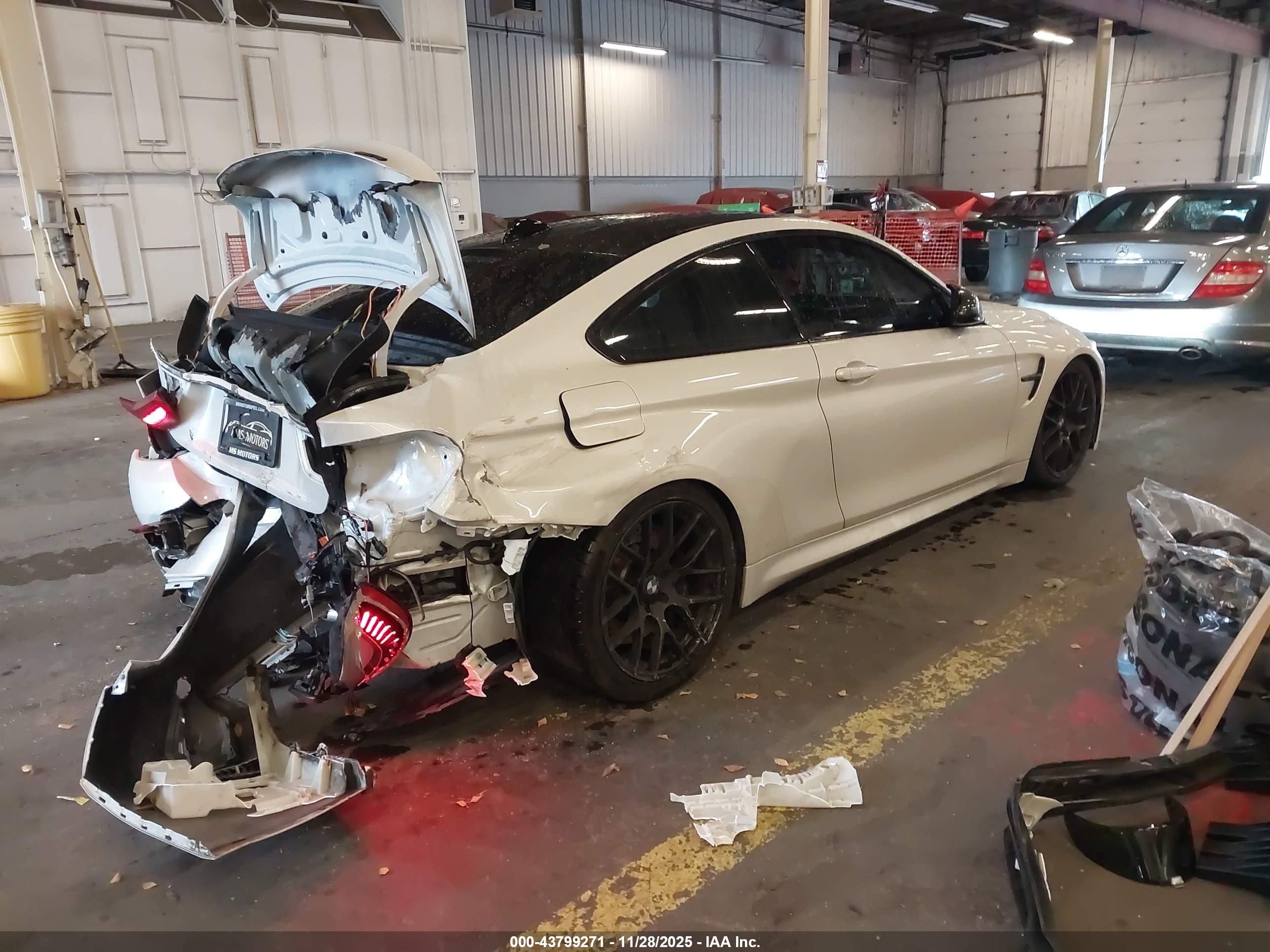 BMW M4 image 4