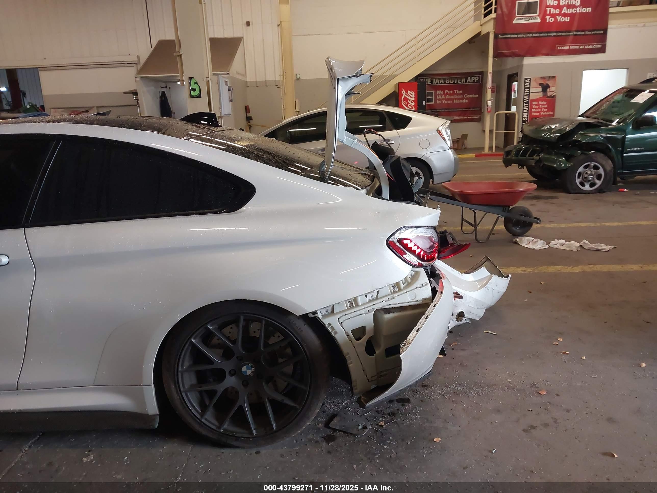 BMW M4 image 6