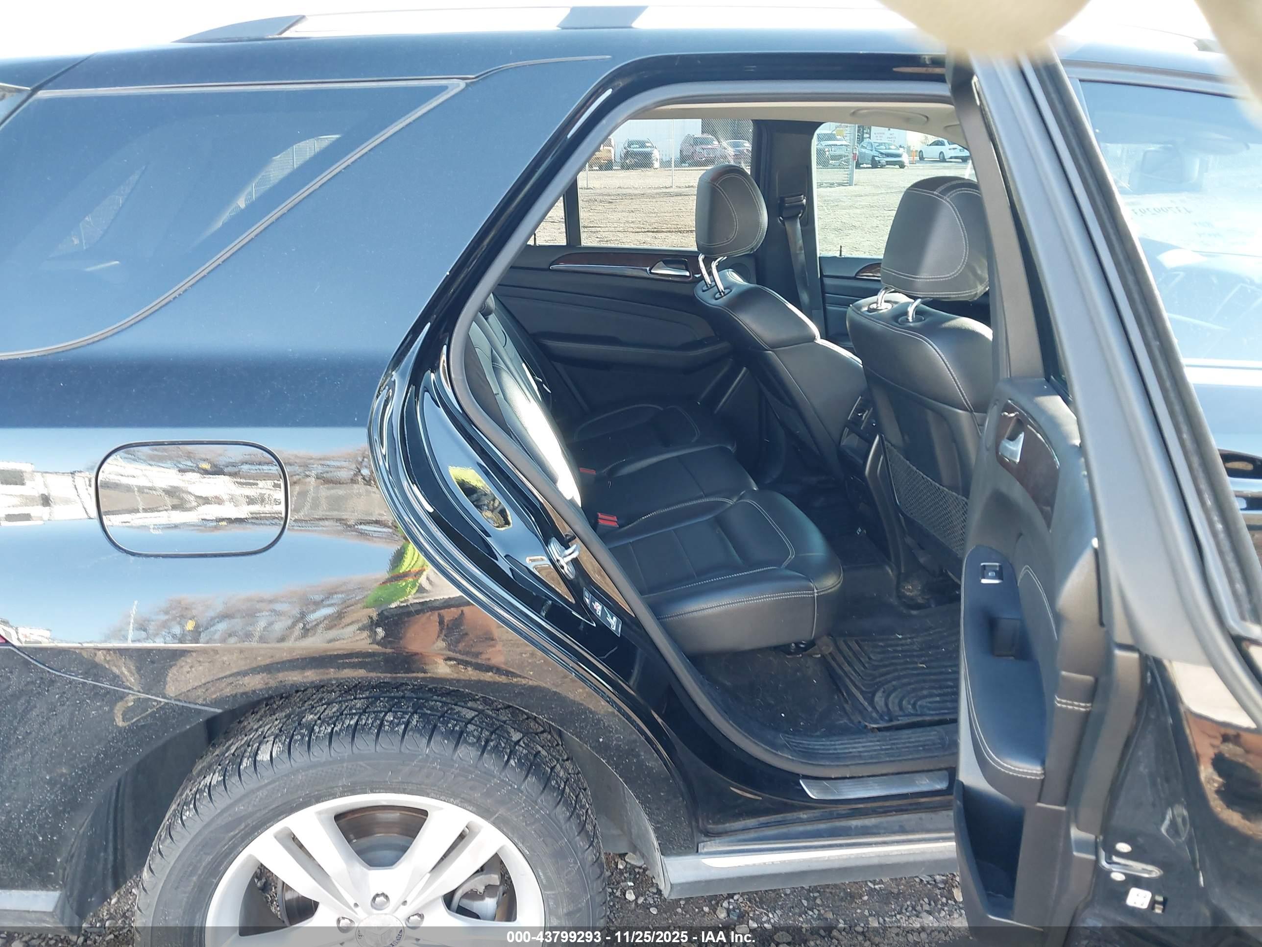 MERCEDES-BENZ ML image 8
