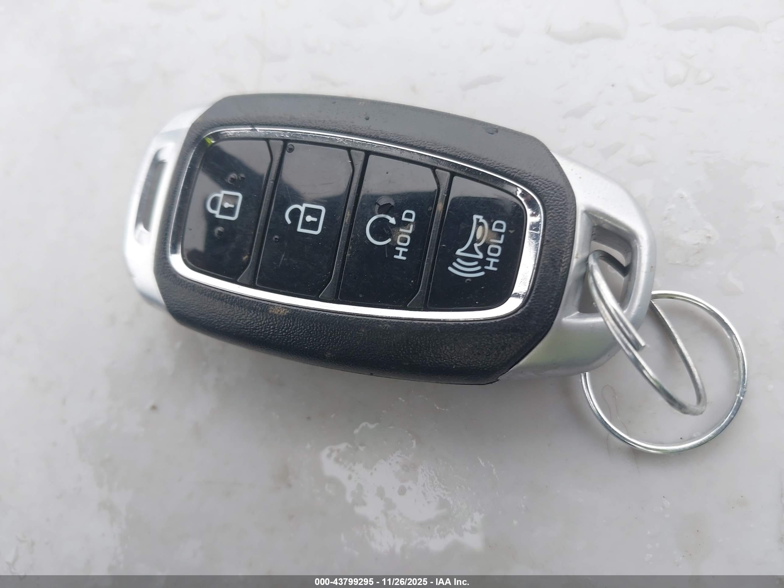 HYUNDAI KONA image 11