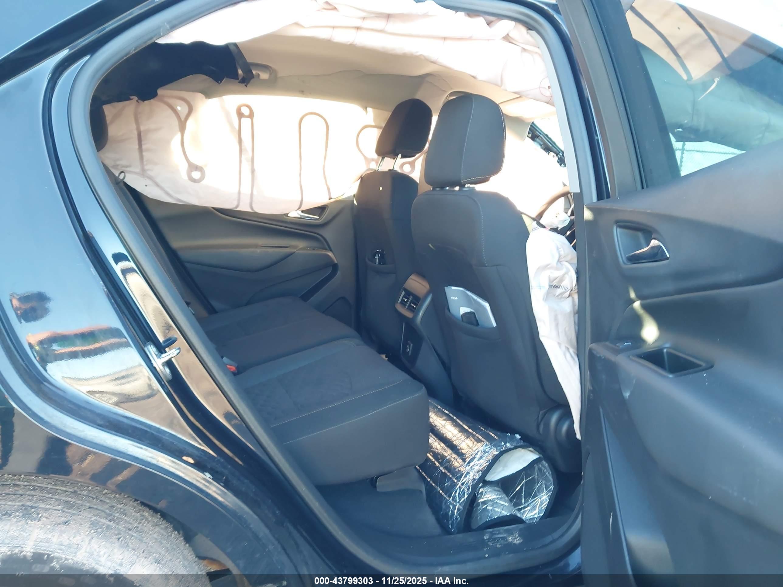 CHEVROLET EQUINOX image 8