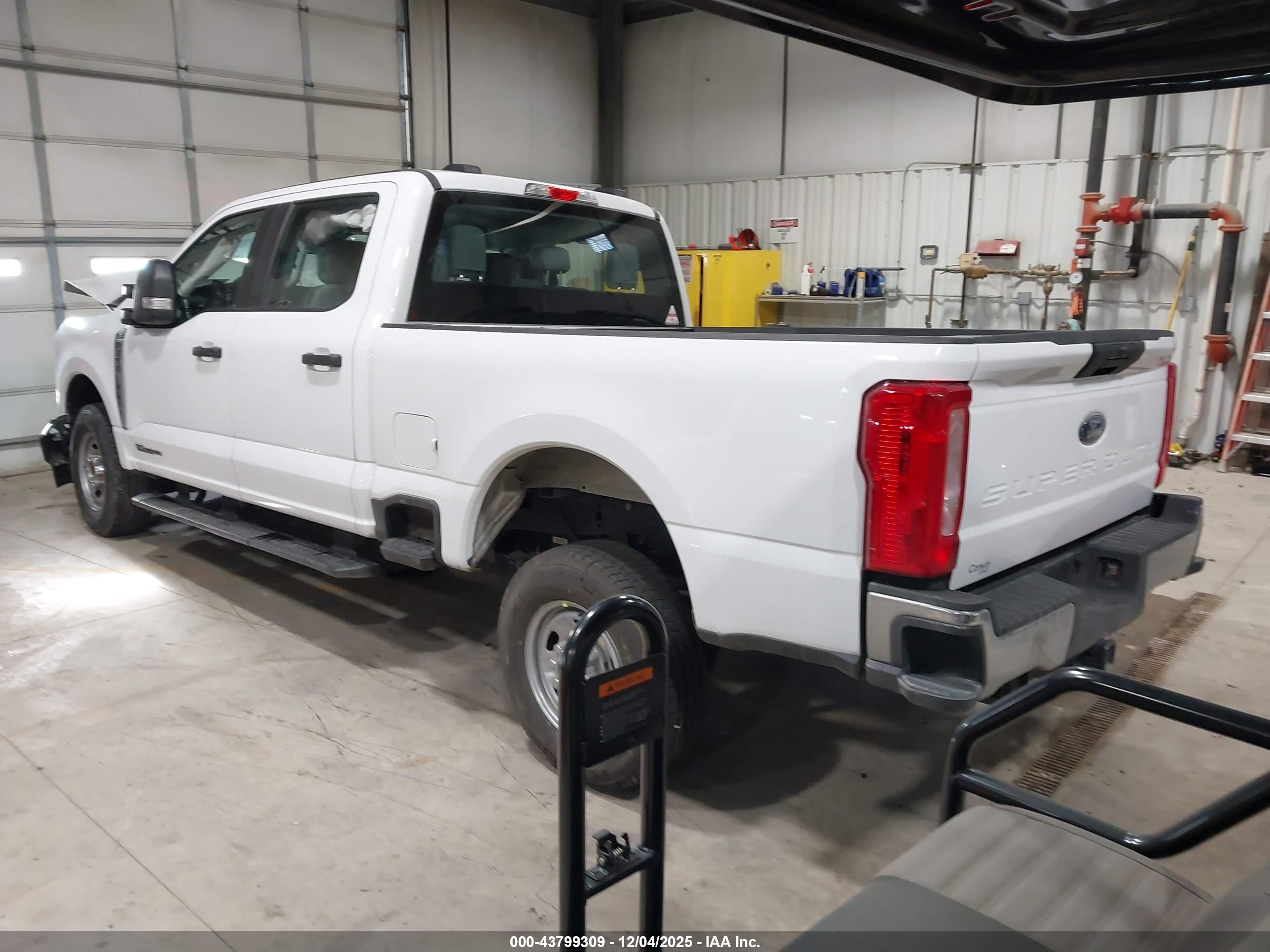 FORD F-250 image 3