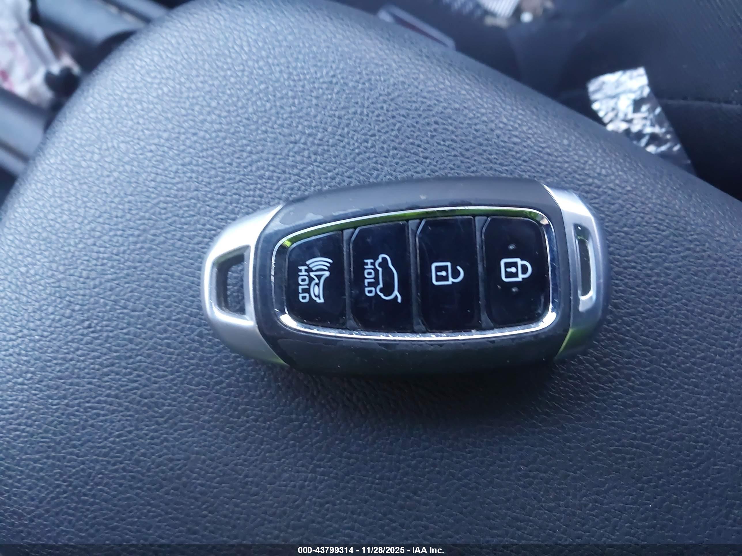 HYUNDAI KONA image 11
