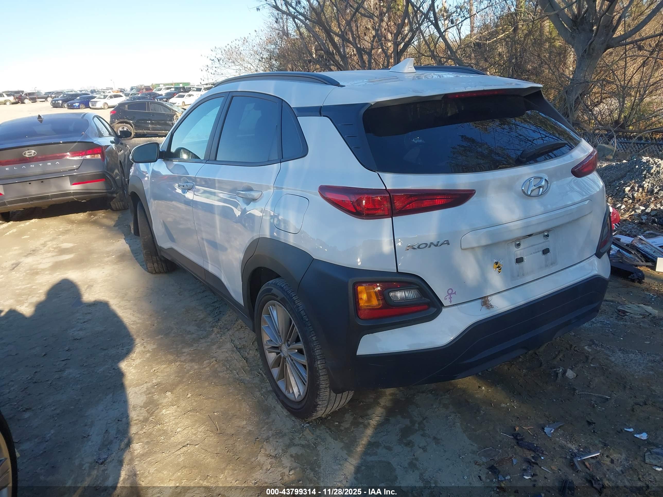 HYUNDAI KONA image 3