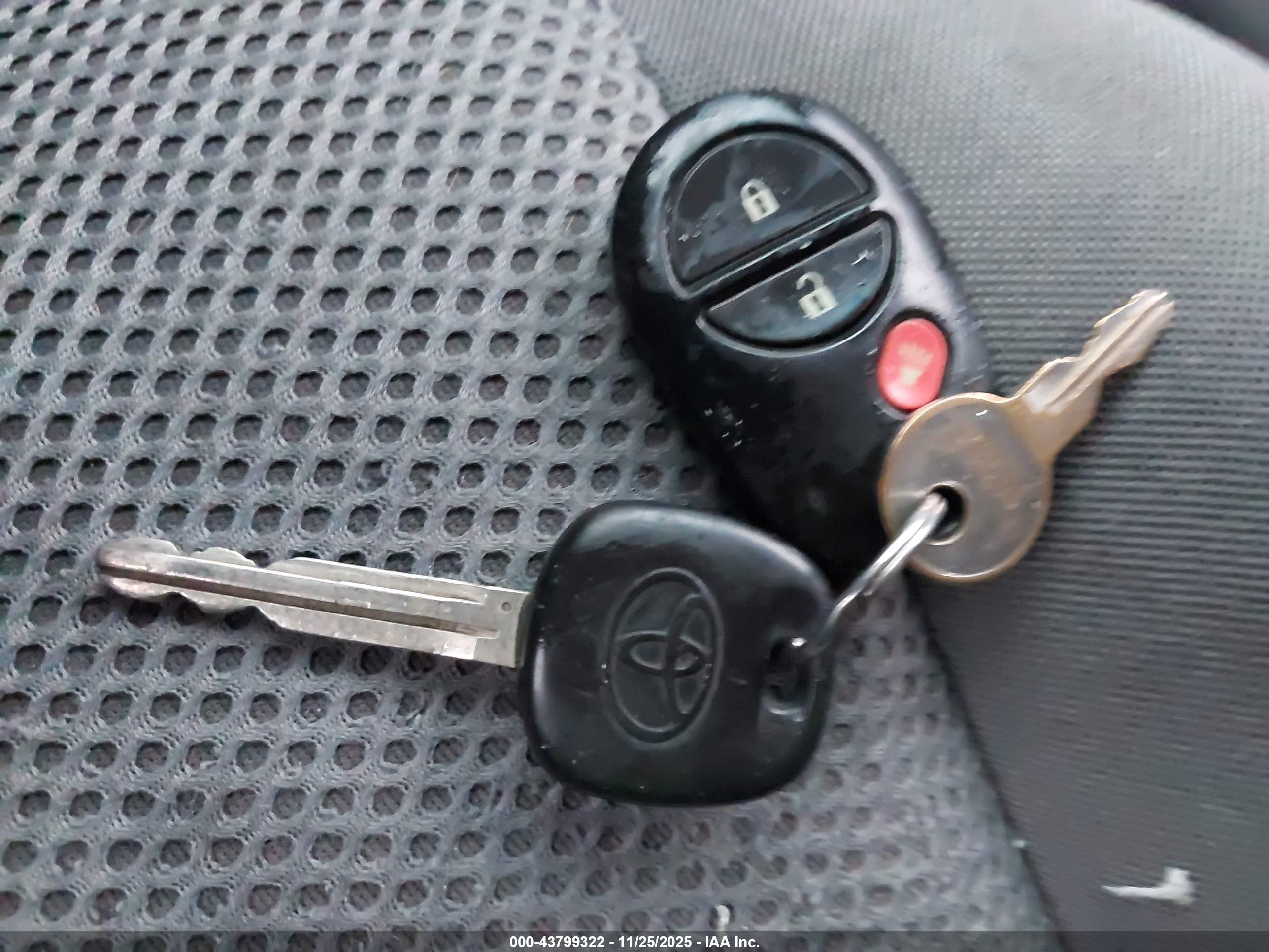 TOYOTA TACOMA image 11
