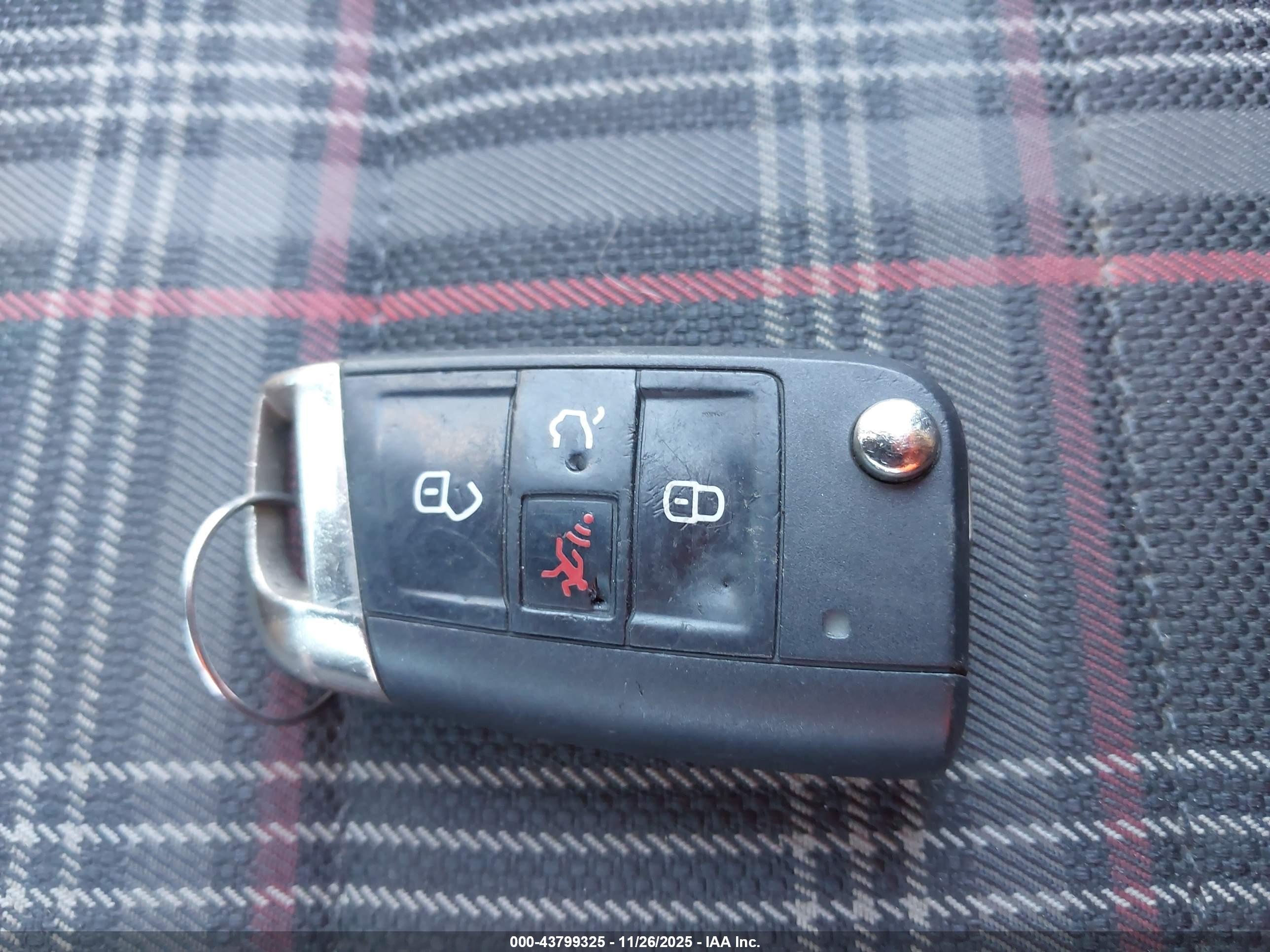VOLKSWAGEN GOLF image 11