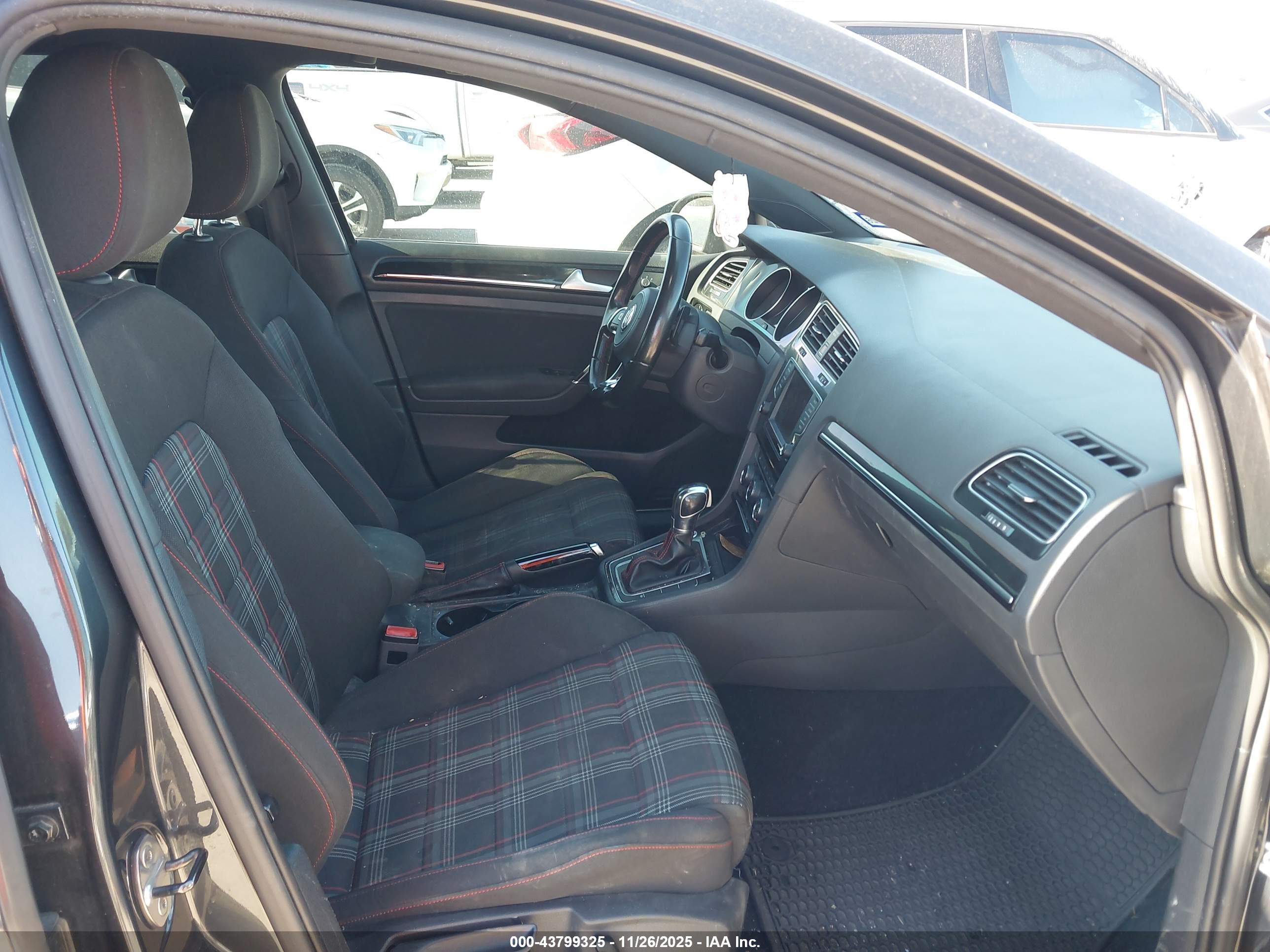 VOLKSWAGEN GOLF image 5