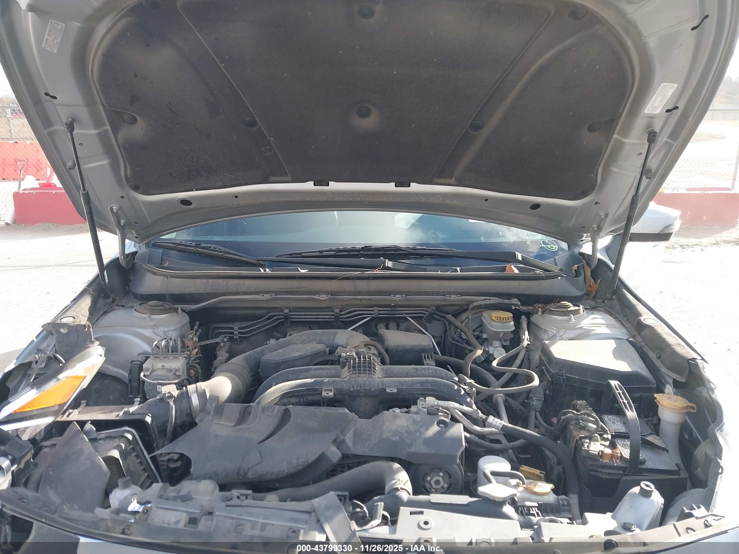 SUBARU OUTBACK image 10