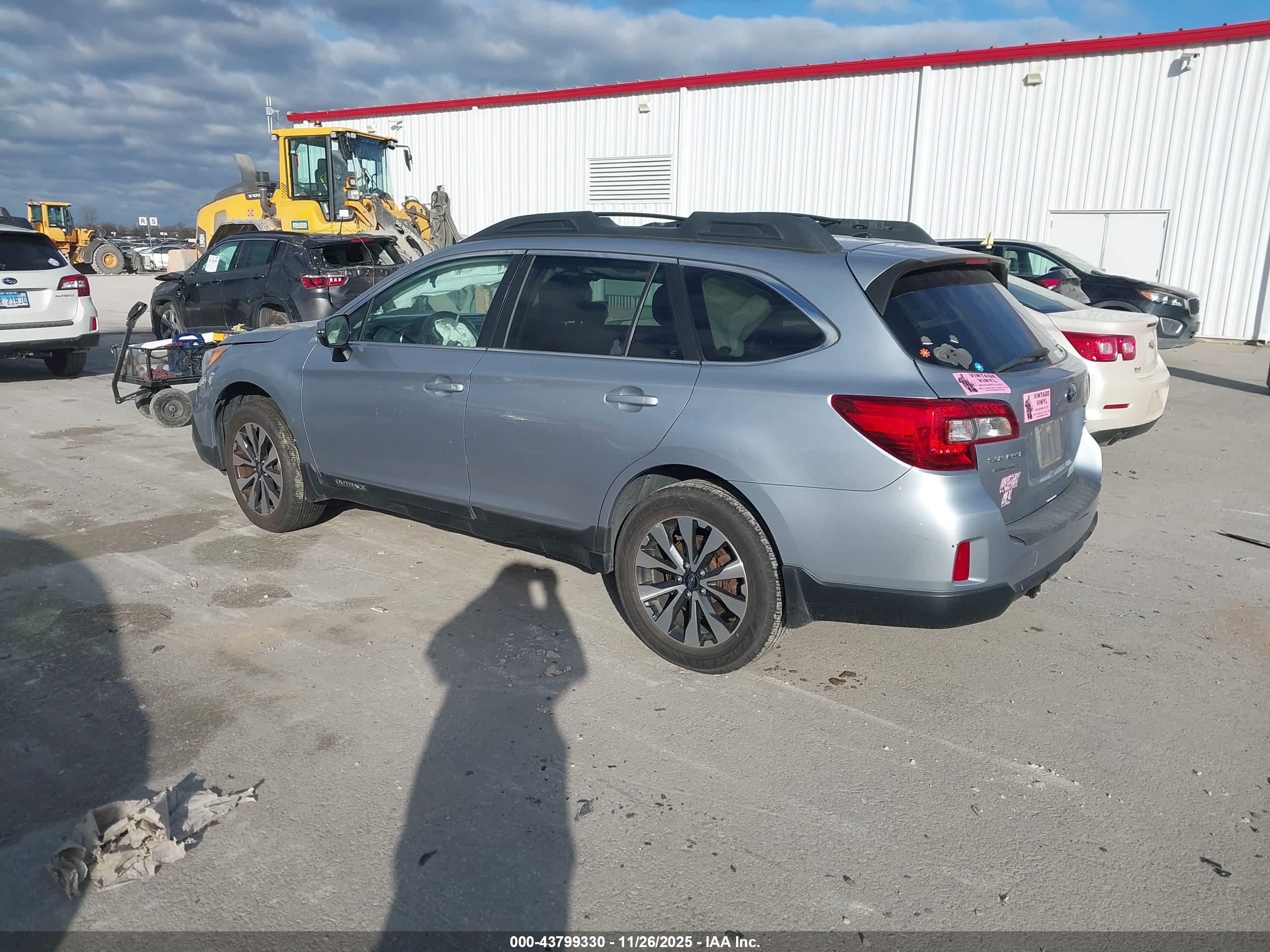 SUBARU OUTBACK image 3