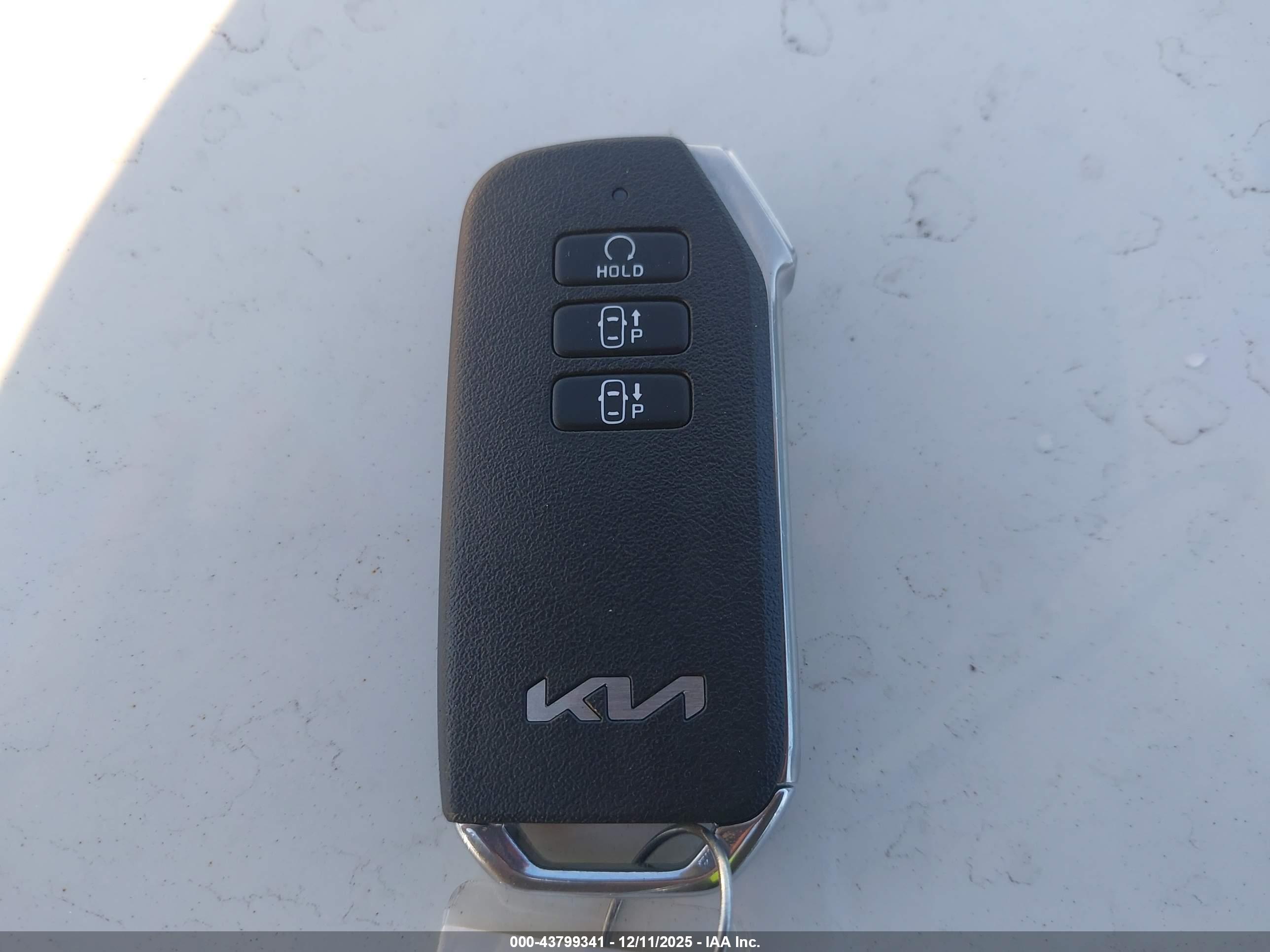 KIA SPORTAGE image 11