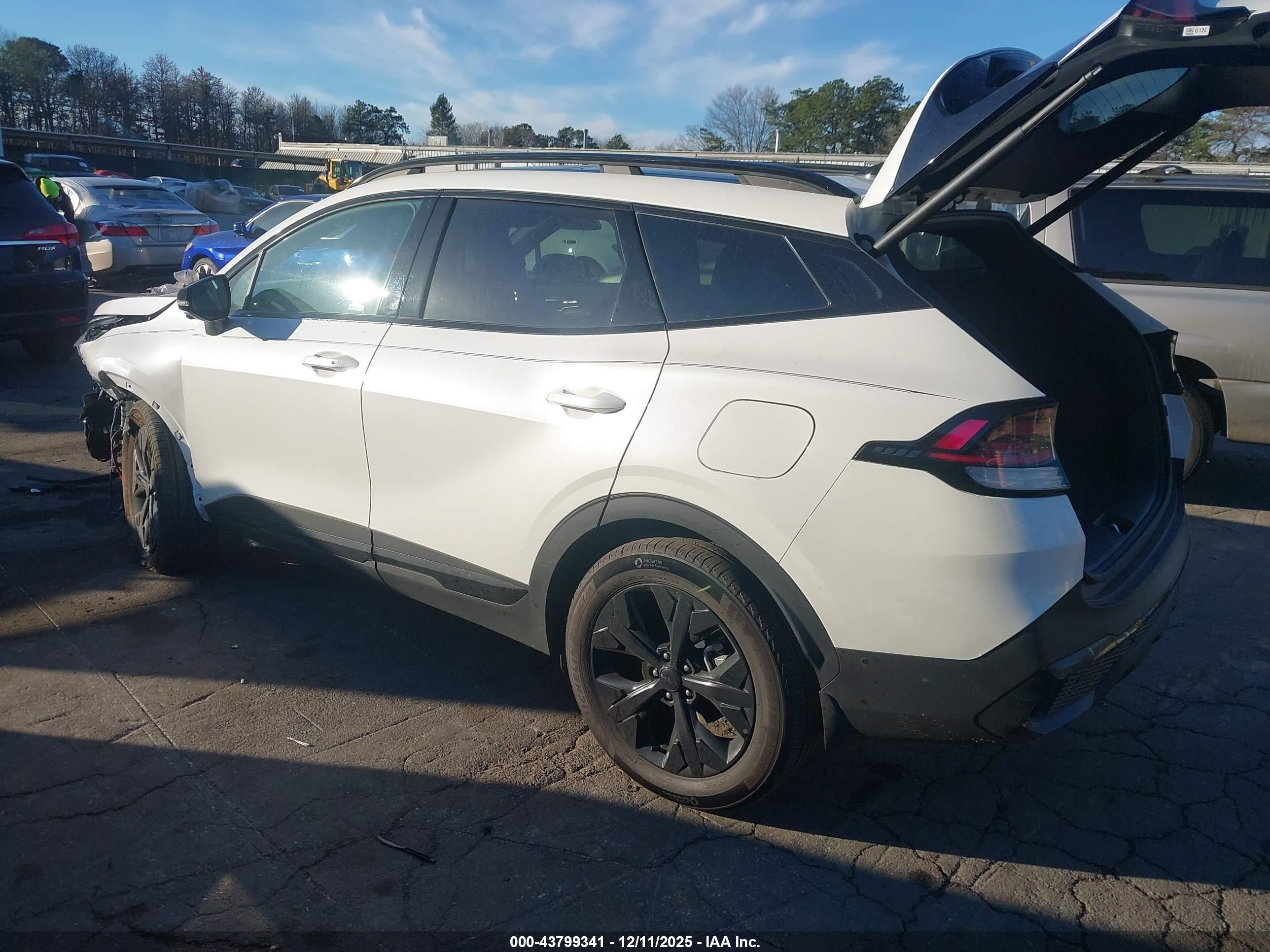 KIA SPORTAGE image 3