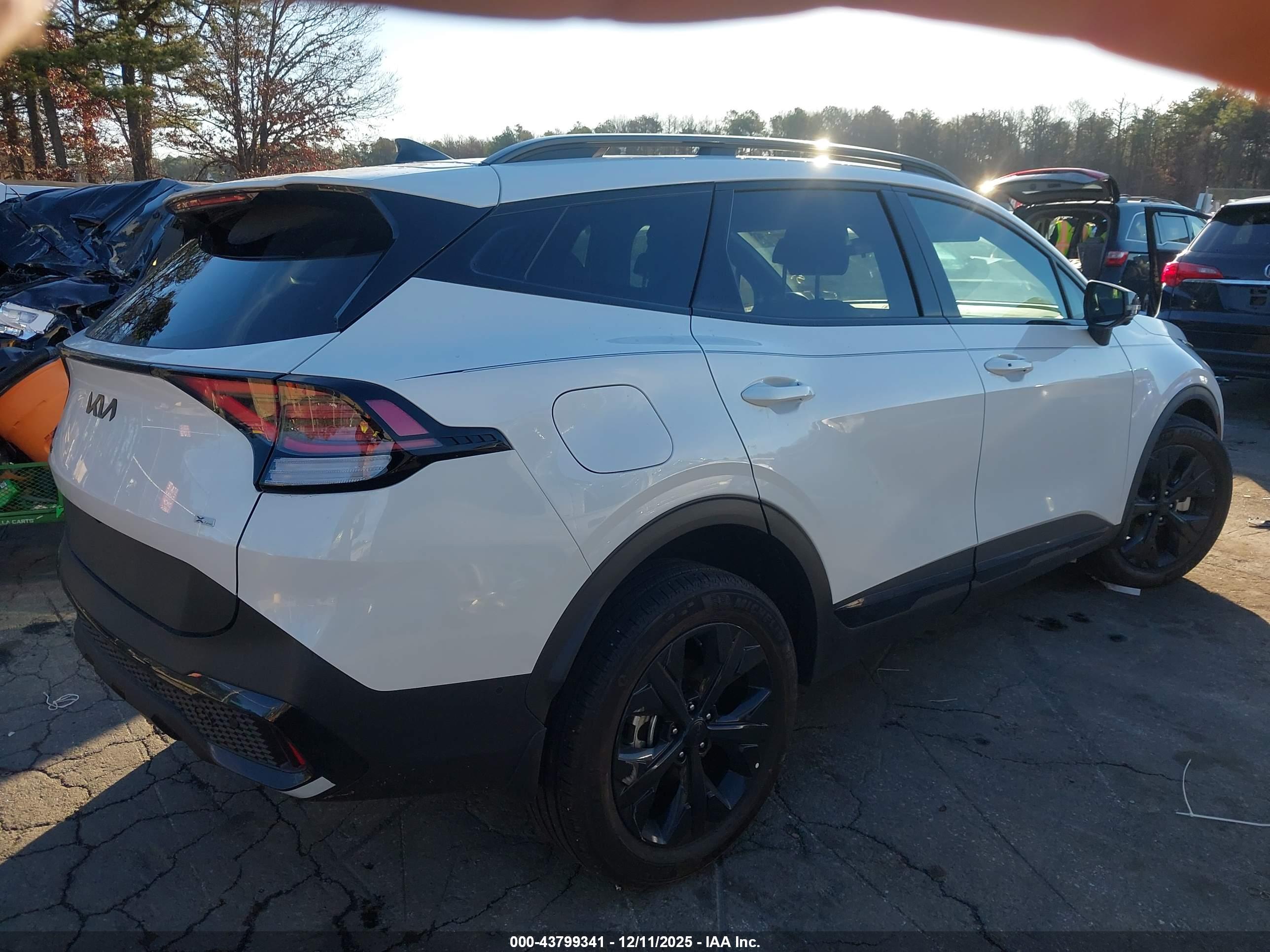 KIA SPORTAGE image 4