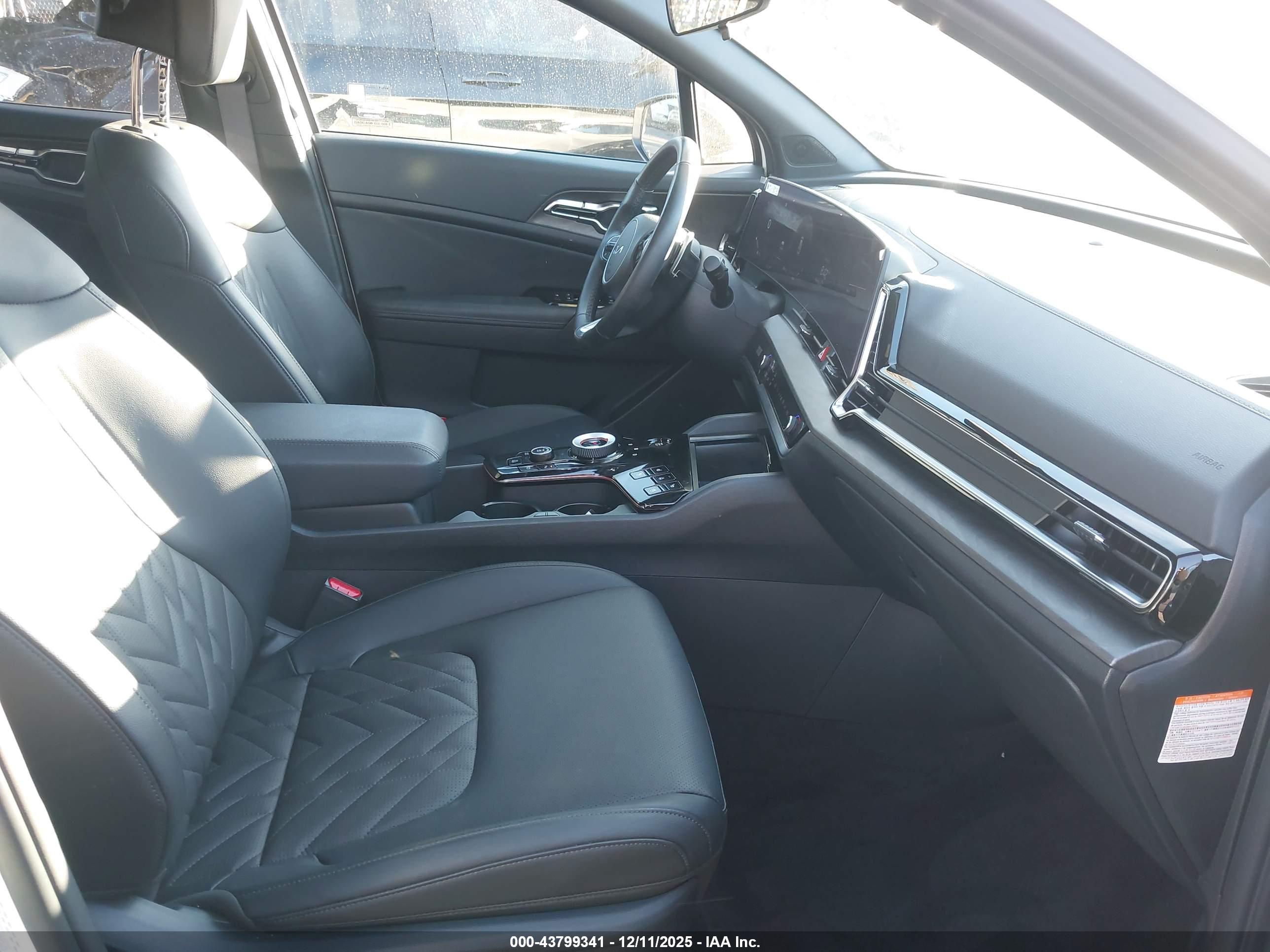 KIA SPORTAGE image 5