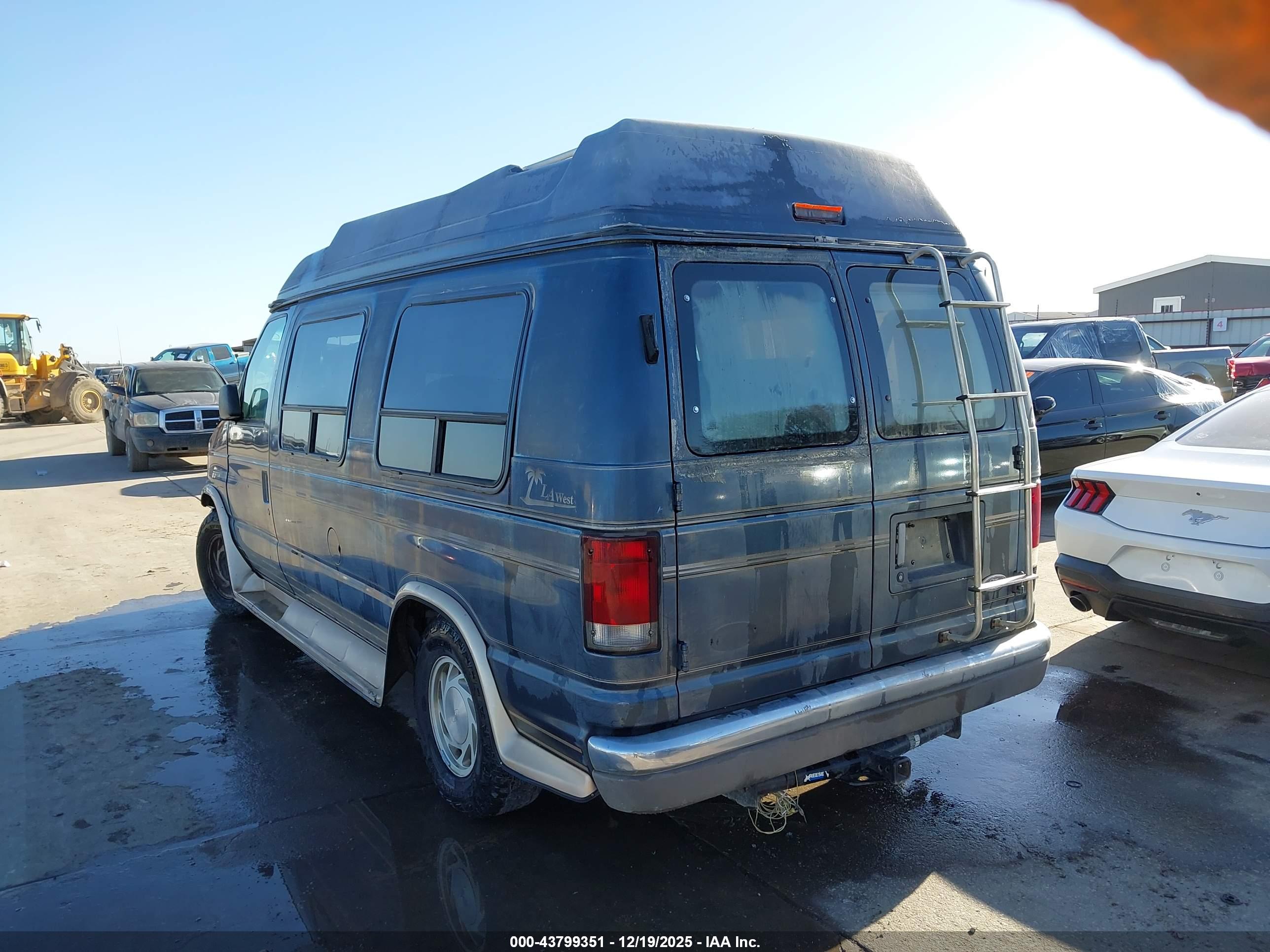 FORD ECONOLINE image 3