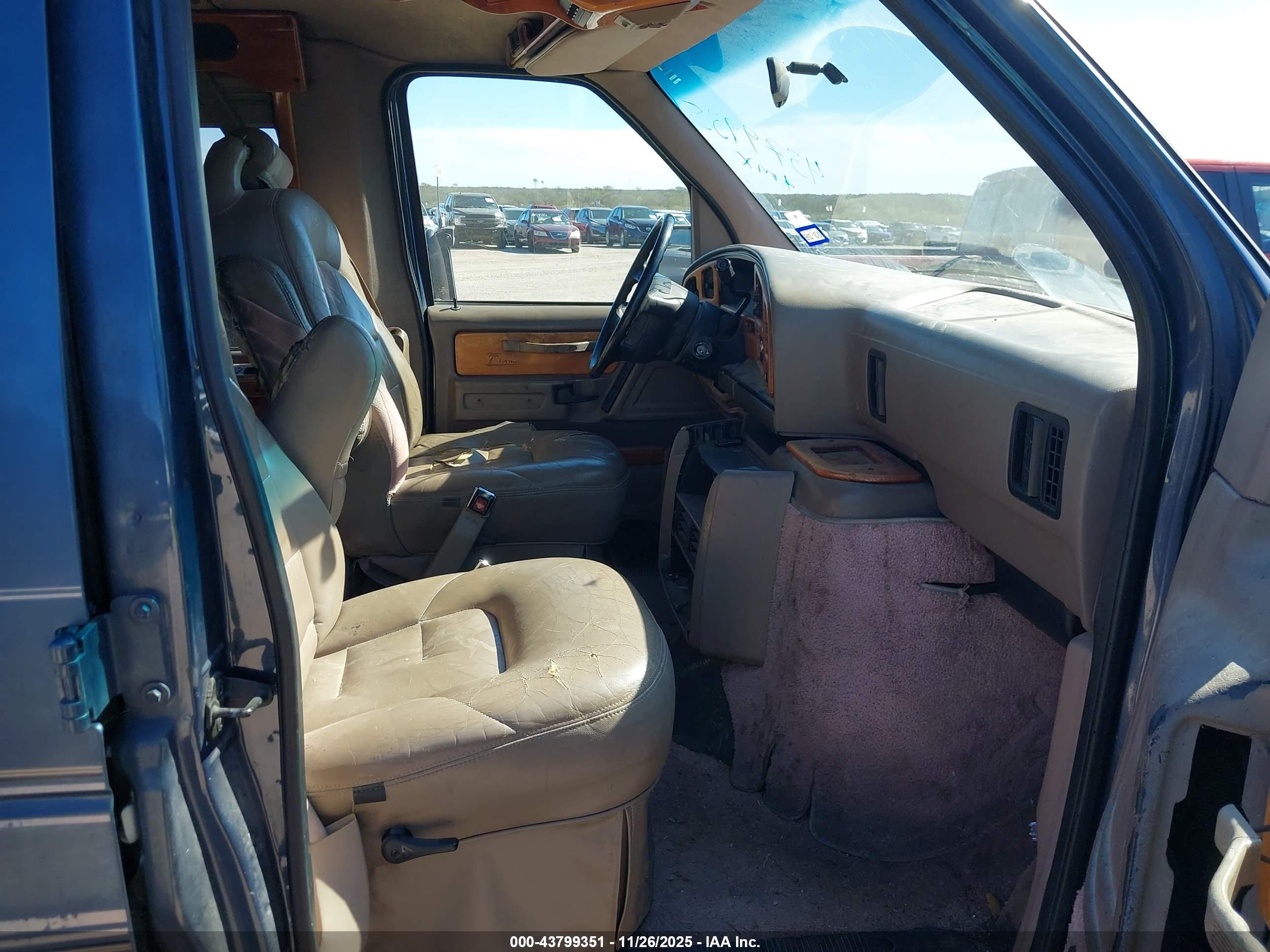 FORD ECONOLINE image 5