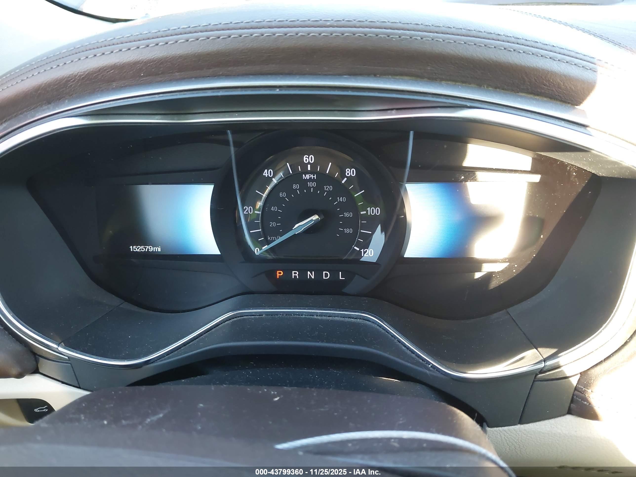 FORD FUSION image 7