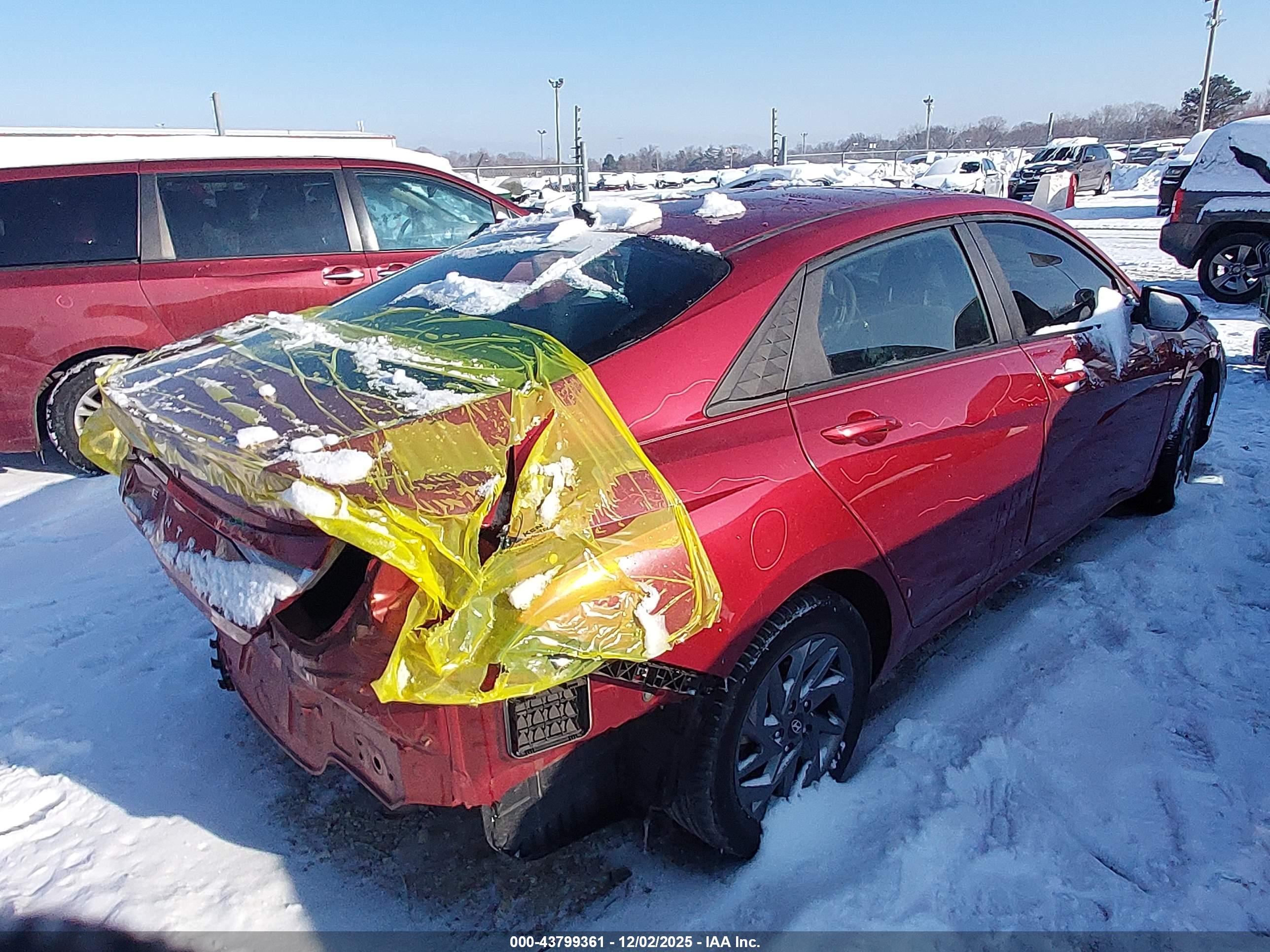 HYUNDAI ELANTRA image 4